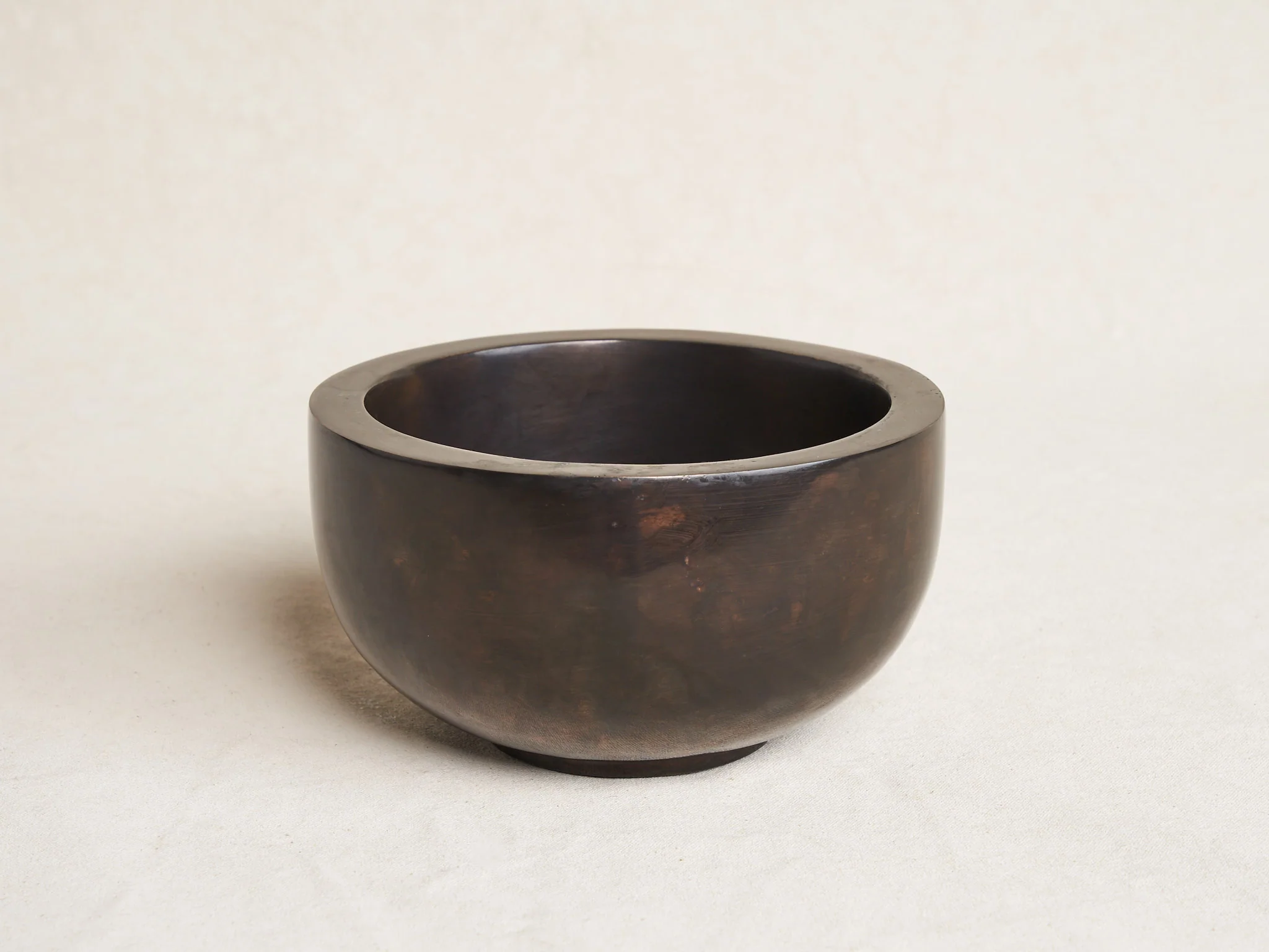 MICHAËL VERHEYDEN SKAL BOWL / PATINATED BRASS H4" x Ø7"