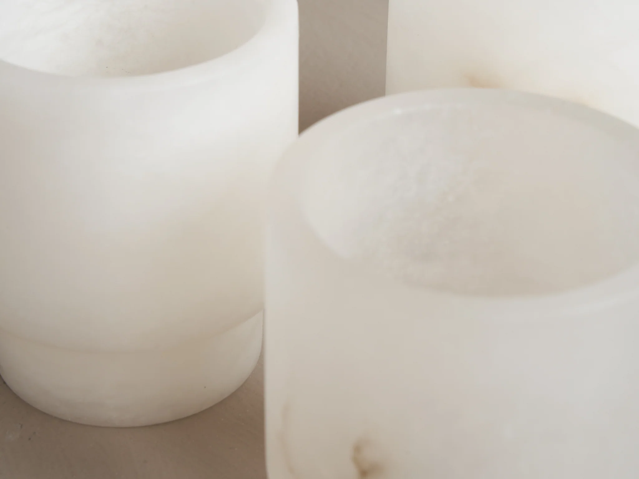 MICHAËL VERHEYDEN TEA LIGHT SMALL / ALABASTER WHITE Ø3” x H3 - Image 5