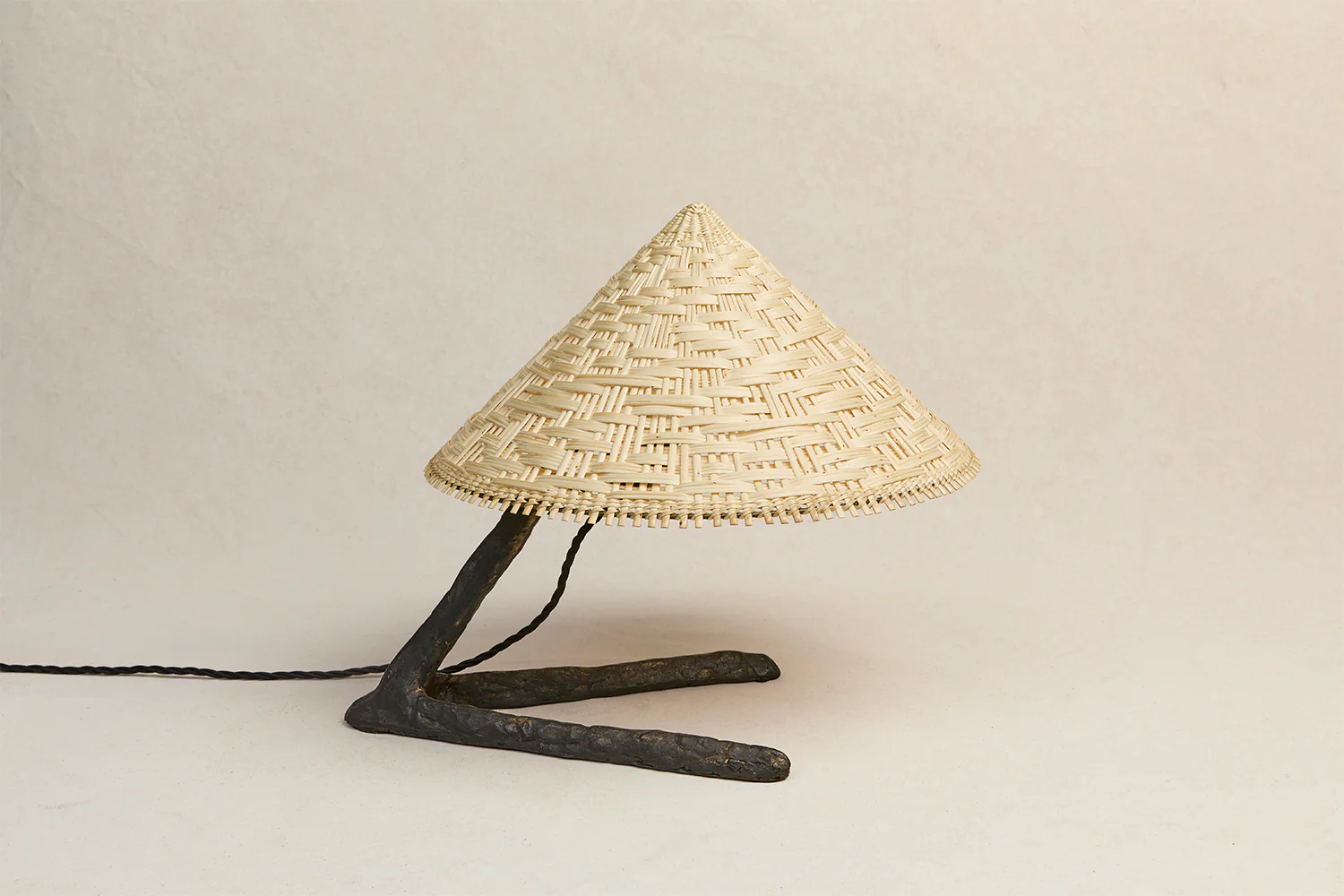MICHAËL VERHEYDEN TIBU TABLE LAMP / RATTAN 13.7" x 13.7"