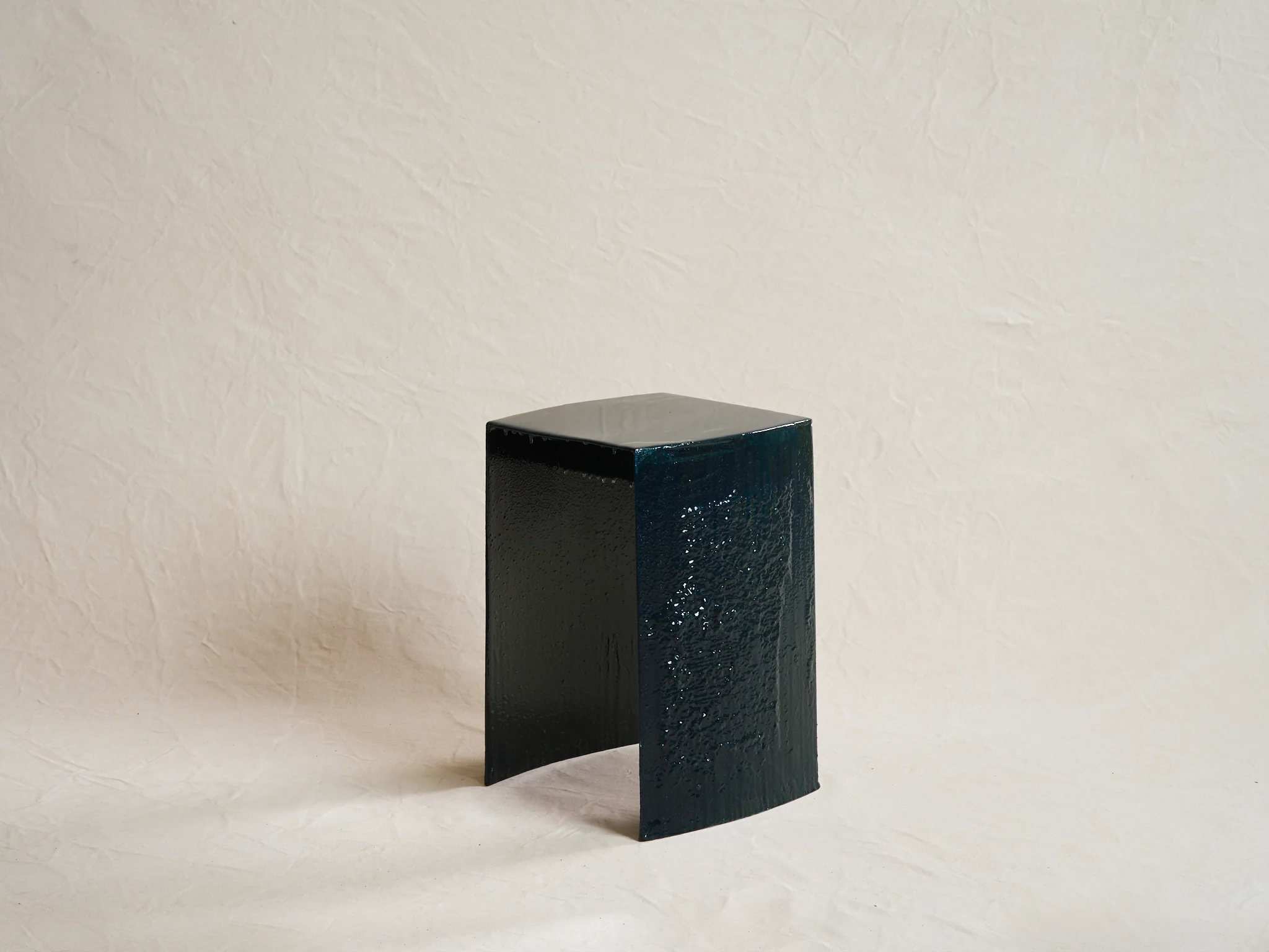 MIDDERNACHT & ALEXANDER STOOL / VERDANT MORSE W11.7" x D11.7" x H18.7"