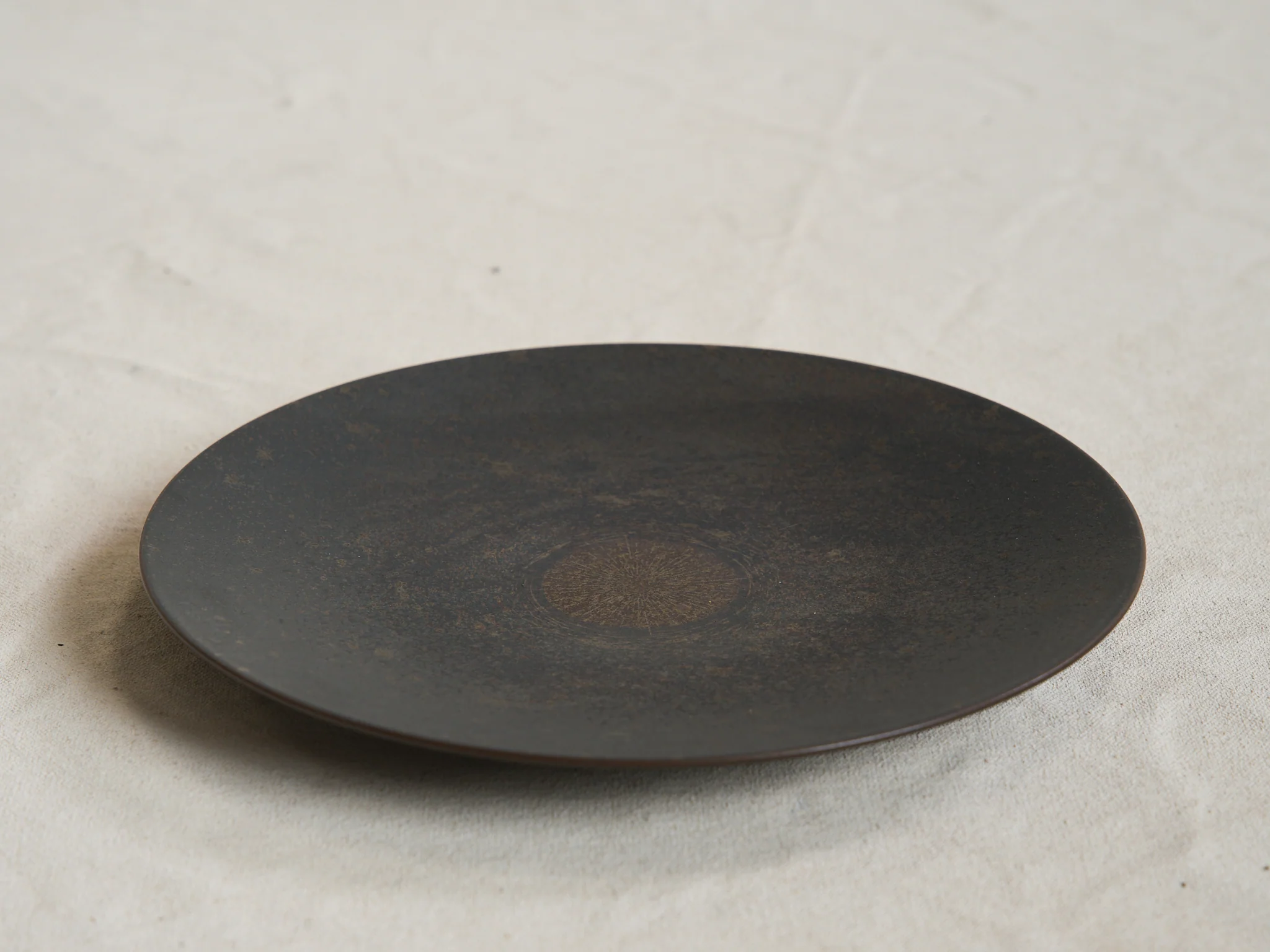 NORITAKE HOSHIKAGE COUPE SALAD PLATE / BROWN Ă9" - Image 2