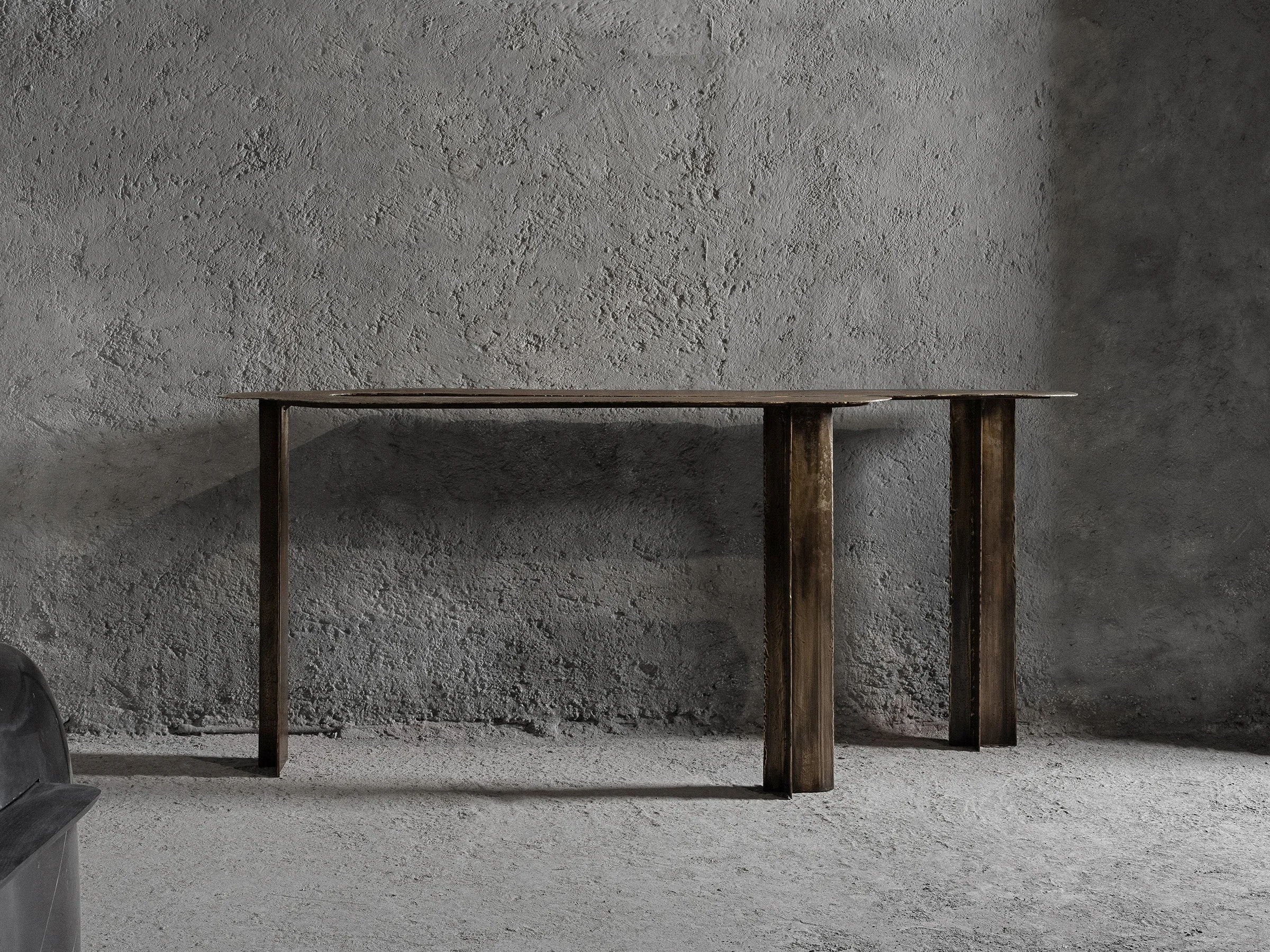 ŌMBIA STUDIO MUSICA CONSOLE TABLE L78" x D20" x H32"