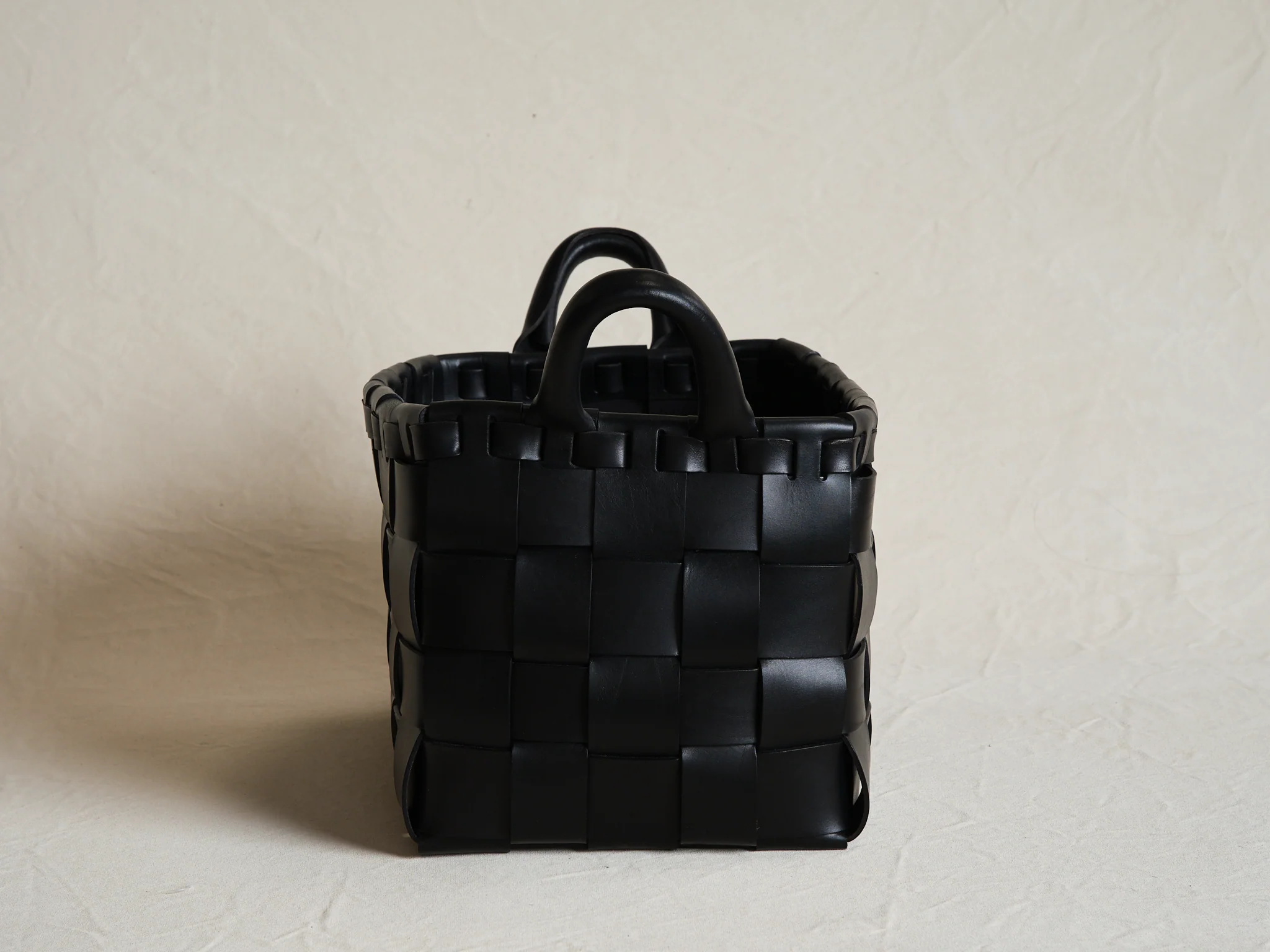 OSCAR MASCHERA CASTAGNO WOVEN BASKET MEDIUM / BLACK L15.75 x W11.8" x H9.84" - Image 4