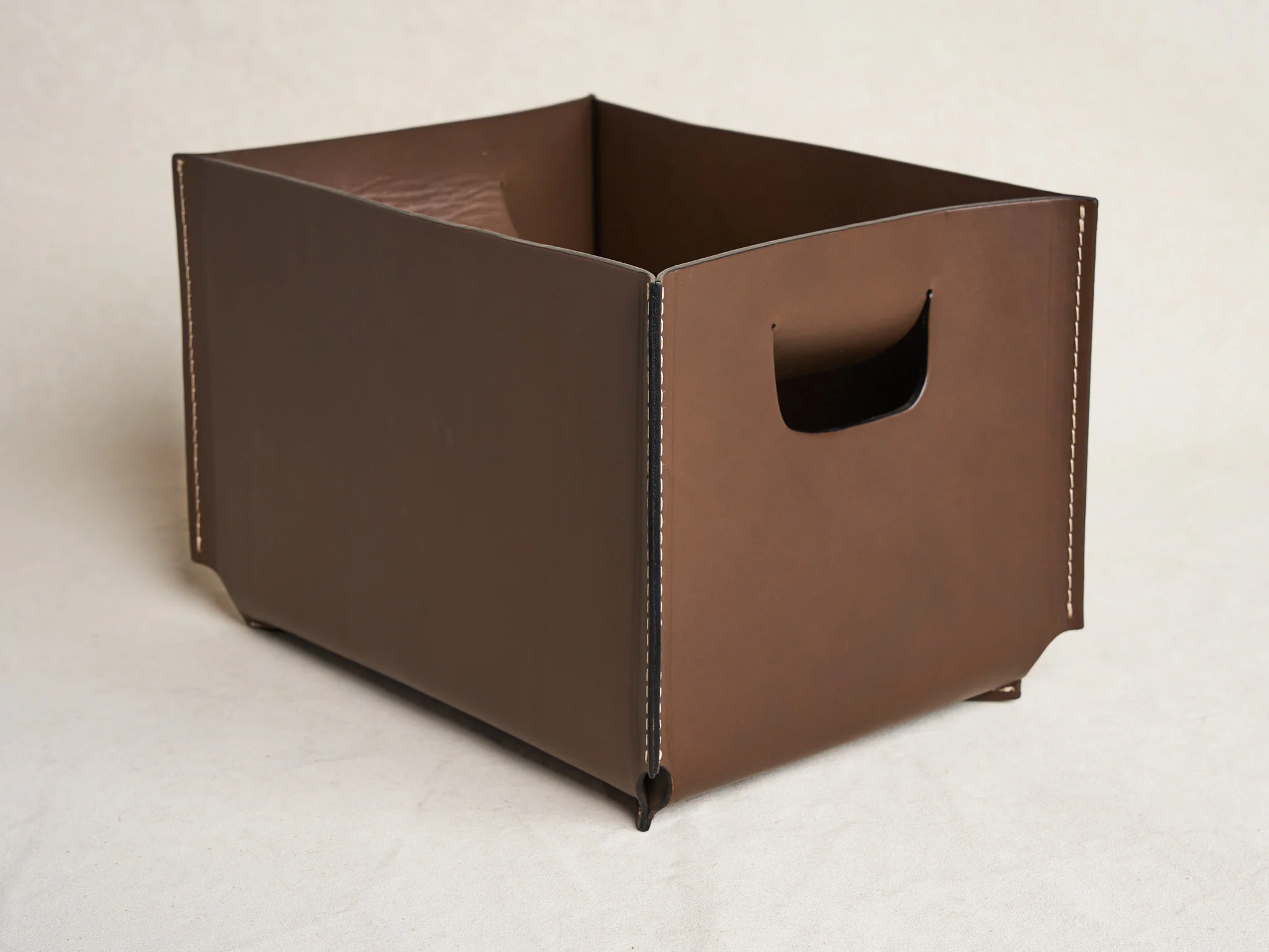 OSCAR MASCHERA GORDON MEDIUM RECTANGLE BASKET / KHAKI L16" x W12" x H10"