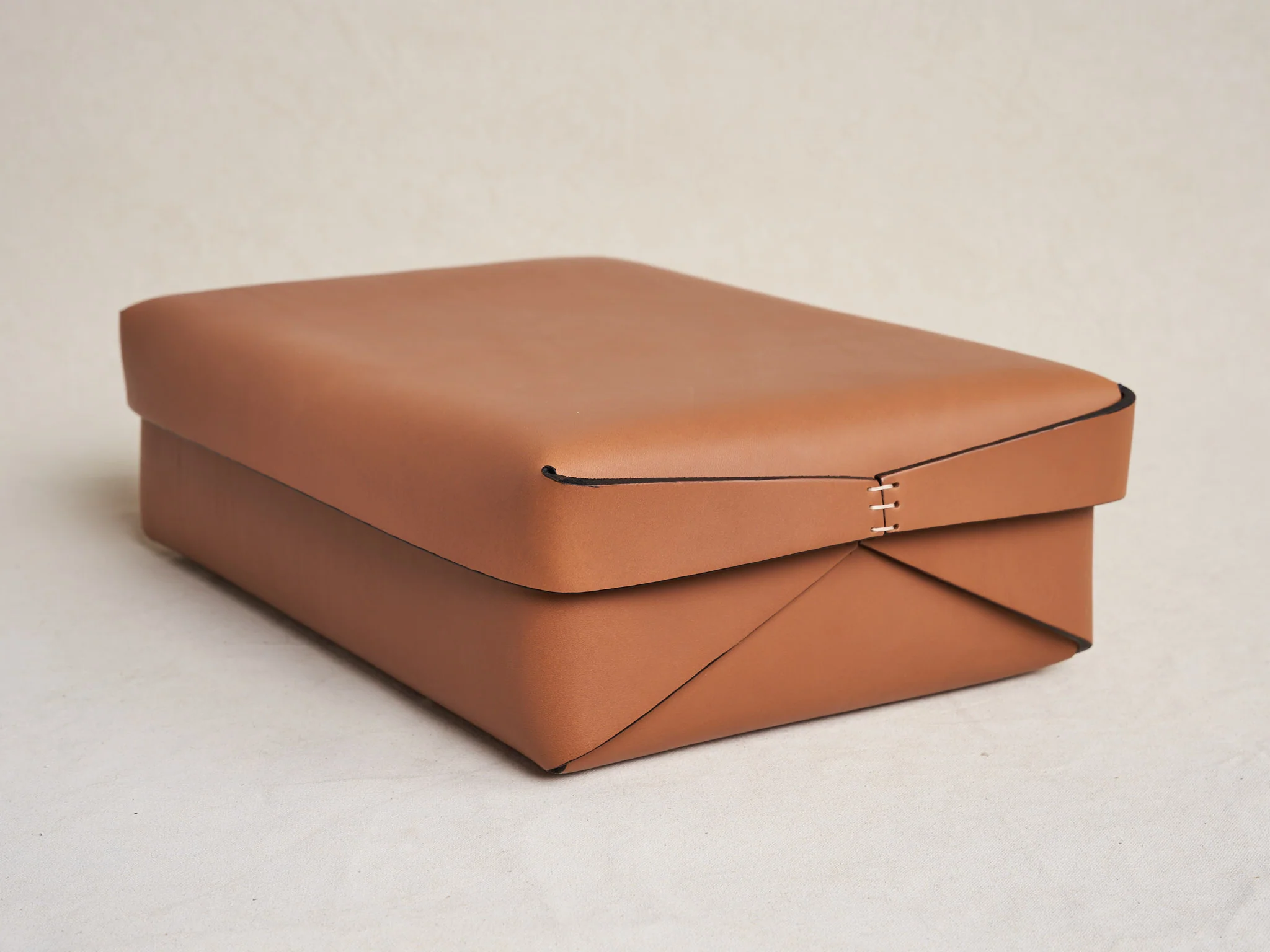 OSCAR MASCHERA LARGE LIDDED LEATHER BOX / SOLE L13" x W9.4" x H4"