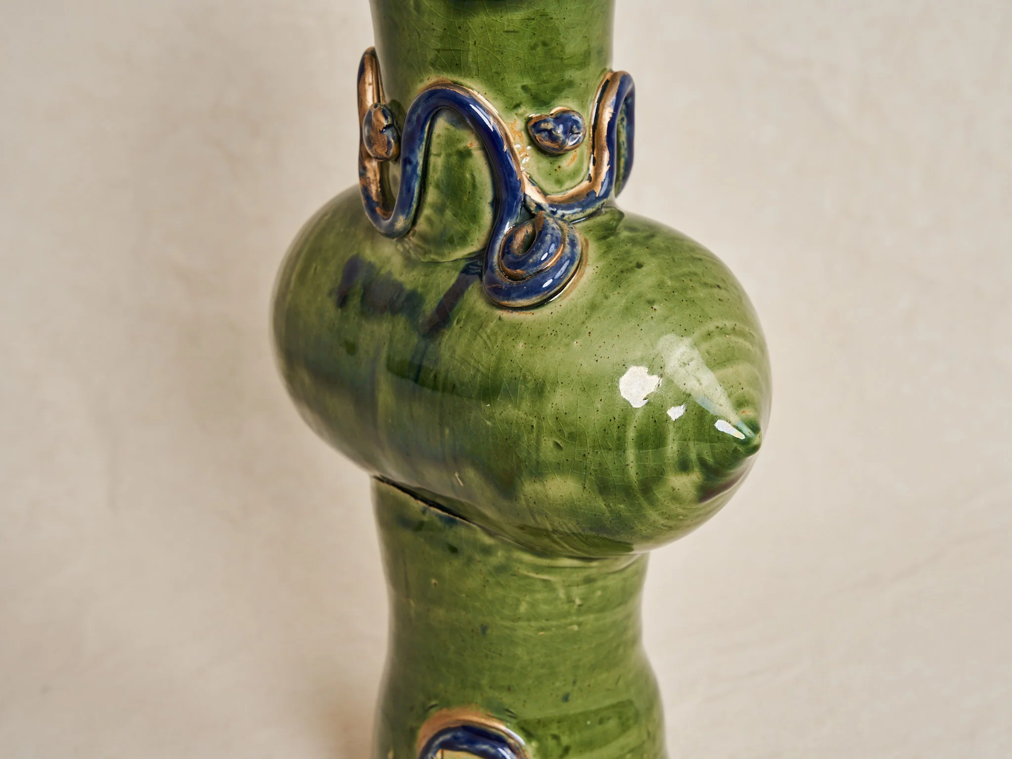PAT SCHOENFELD GREEN VASE WITH VINE D4" x W8" x H12" - Image 3