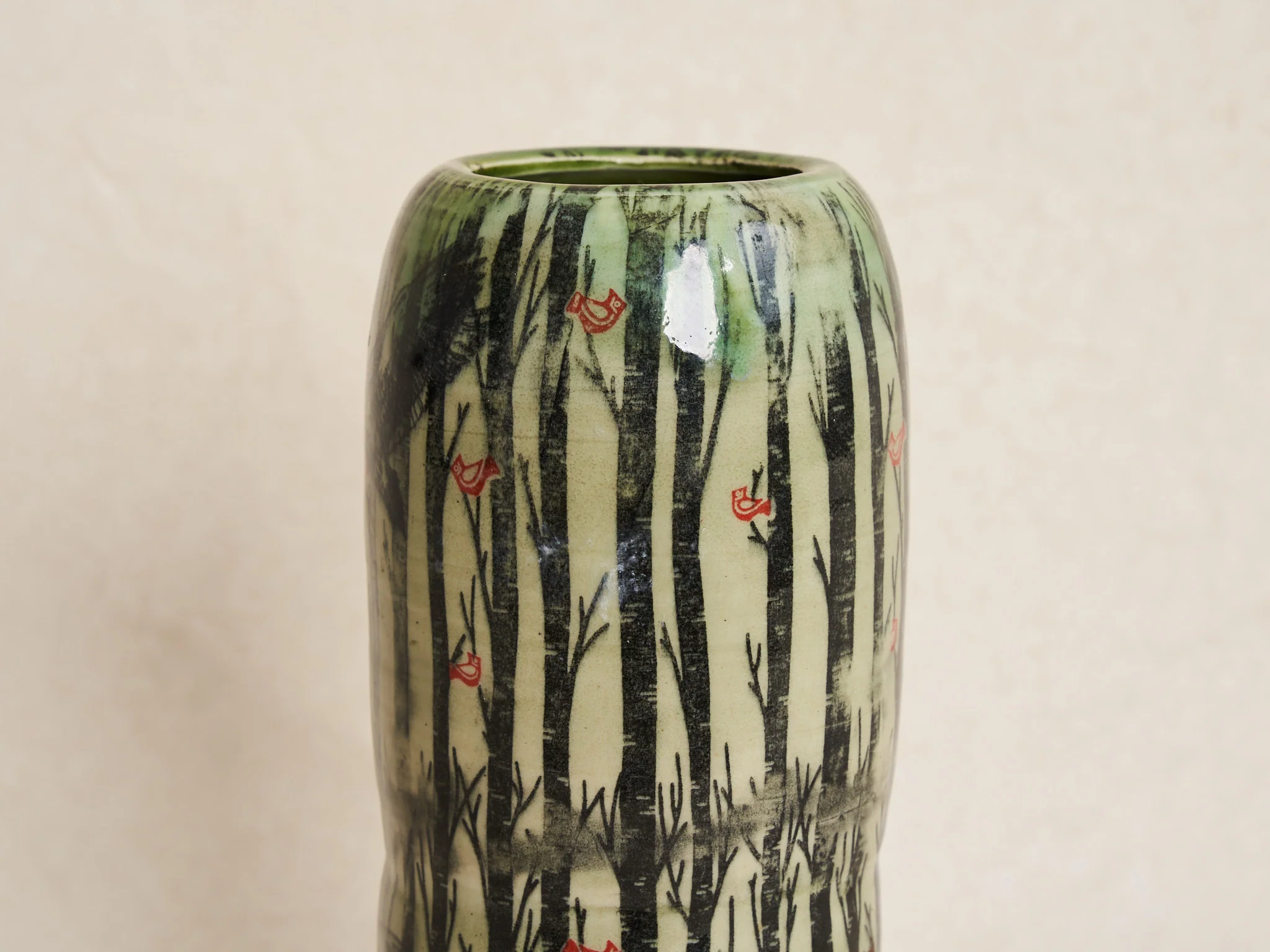 PAT SCHOENFELD VASE WITH VINES AND WOLF Ø4" x H11" - Image 4