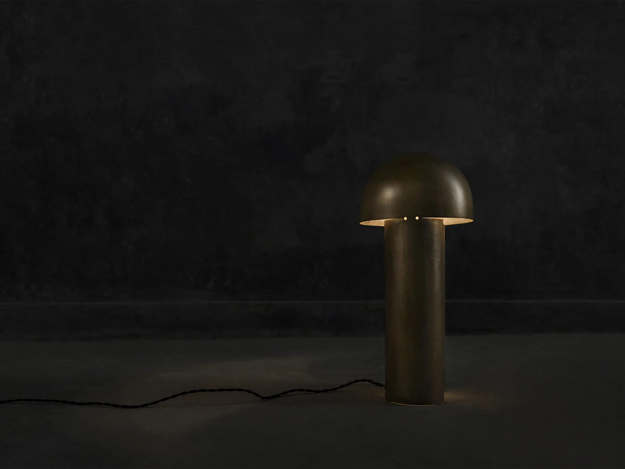 PAUL MATTER MONOLITH TABLE LAMP / SMALL H16.5" x Ø8" - Image 4