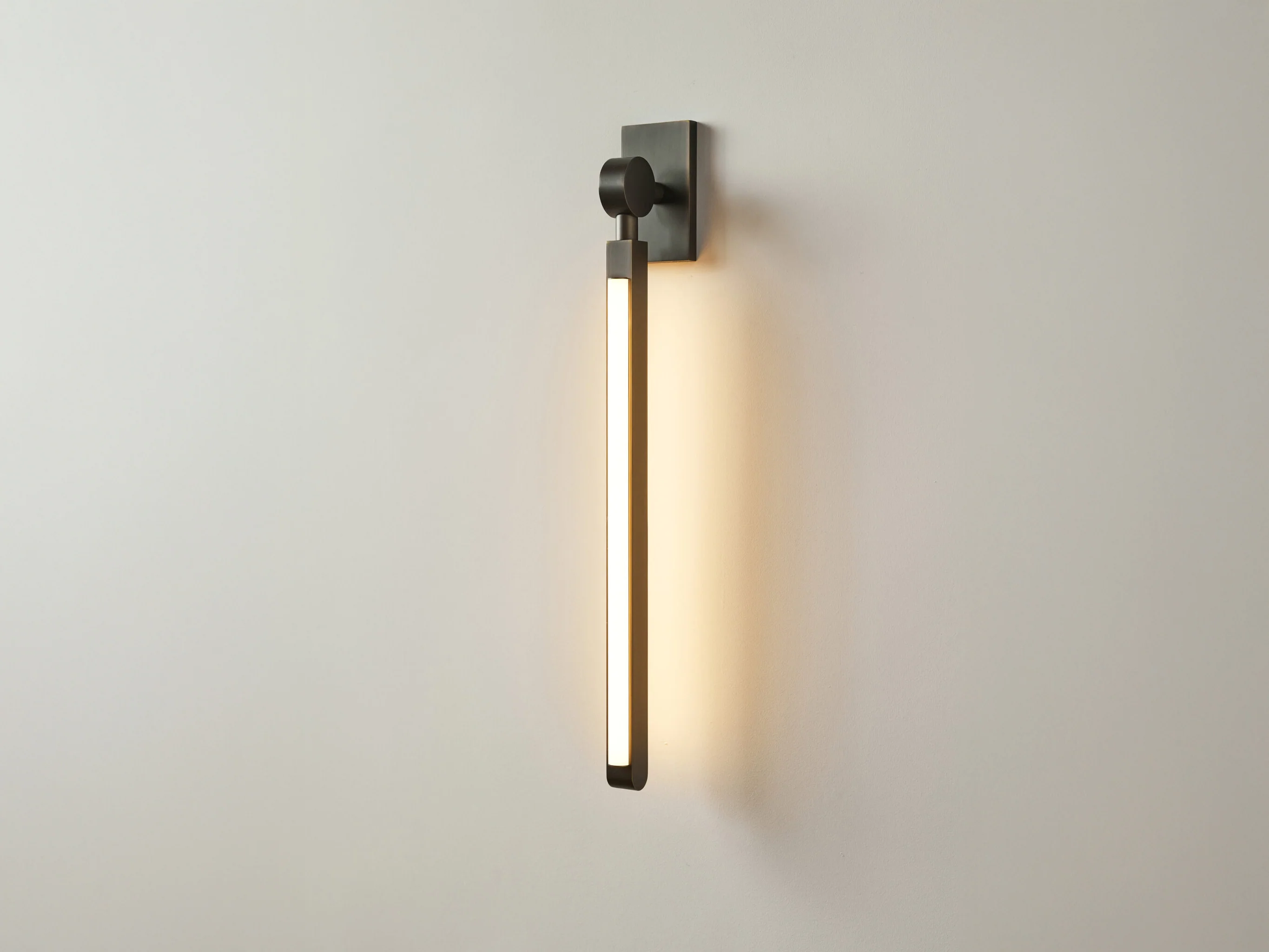 PELLE PRIS 1 SCONCE W2.5" x D3.75" x H22.5"