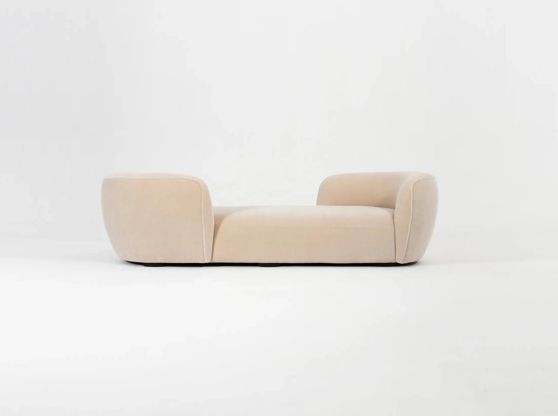 PIERRE AUGUSTIN ROSE CONFIDENT SOFA 270 L106.2" x D39.3" x H29.9" - Image 3