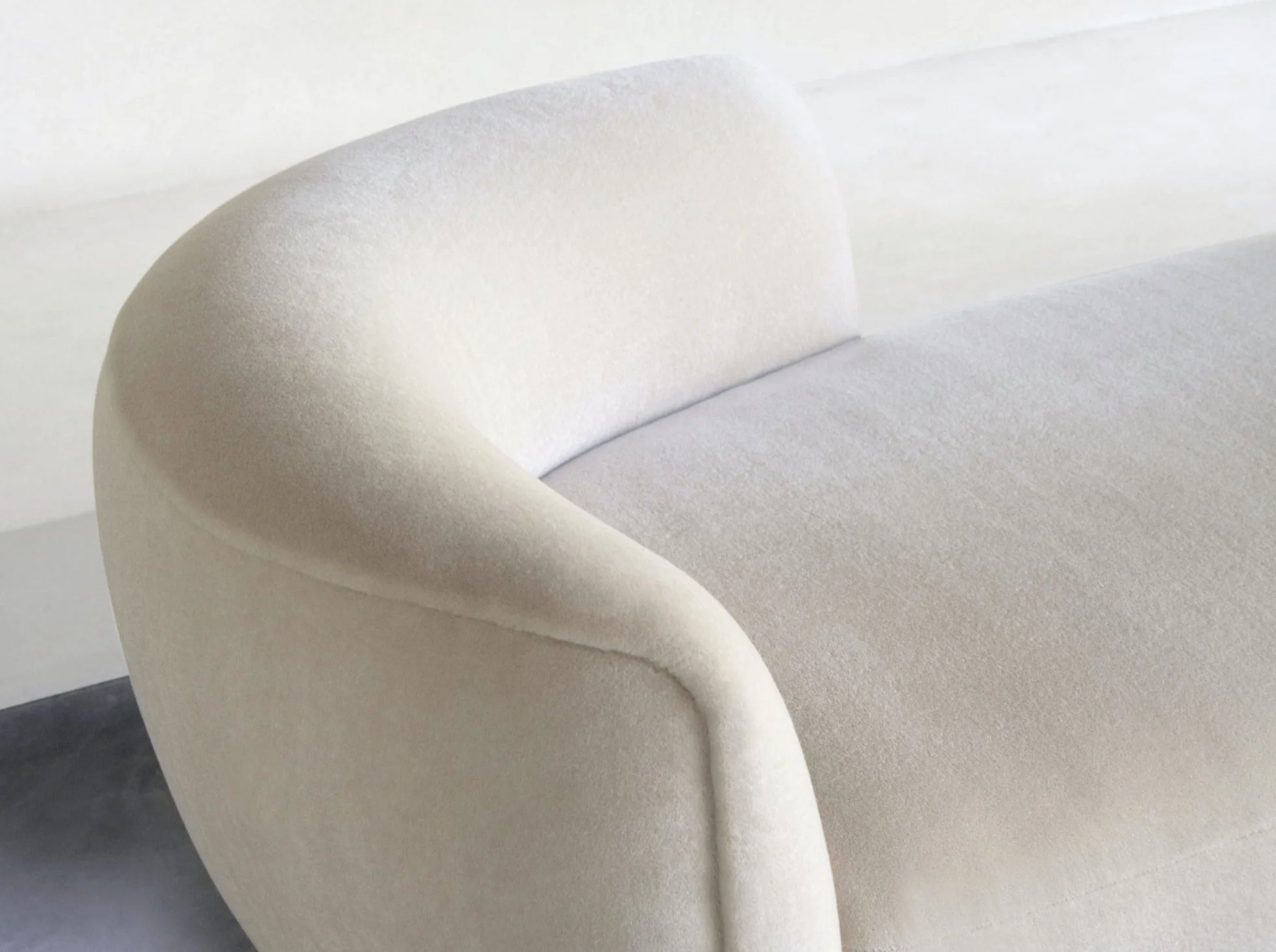 PIERRE AUGUSTIN ROSE CONFIDENT SOFA 270 L106.2" x D39.3" x H29.9" - Image 5
