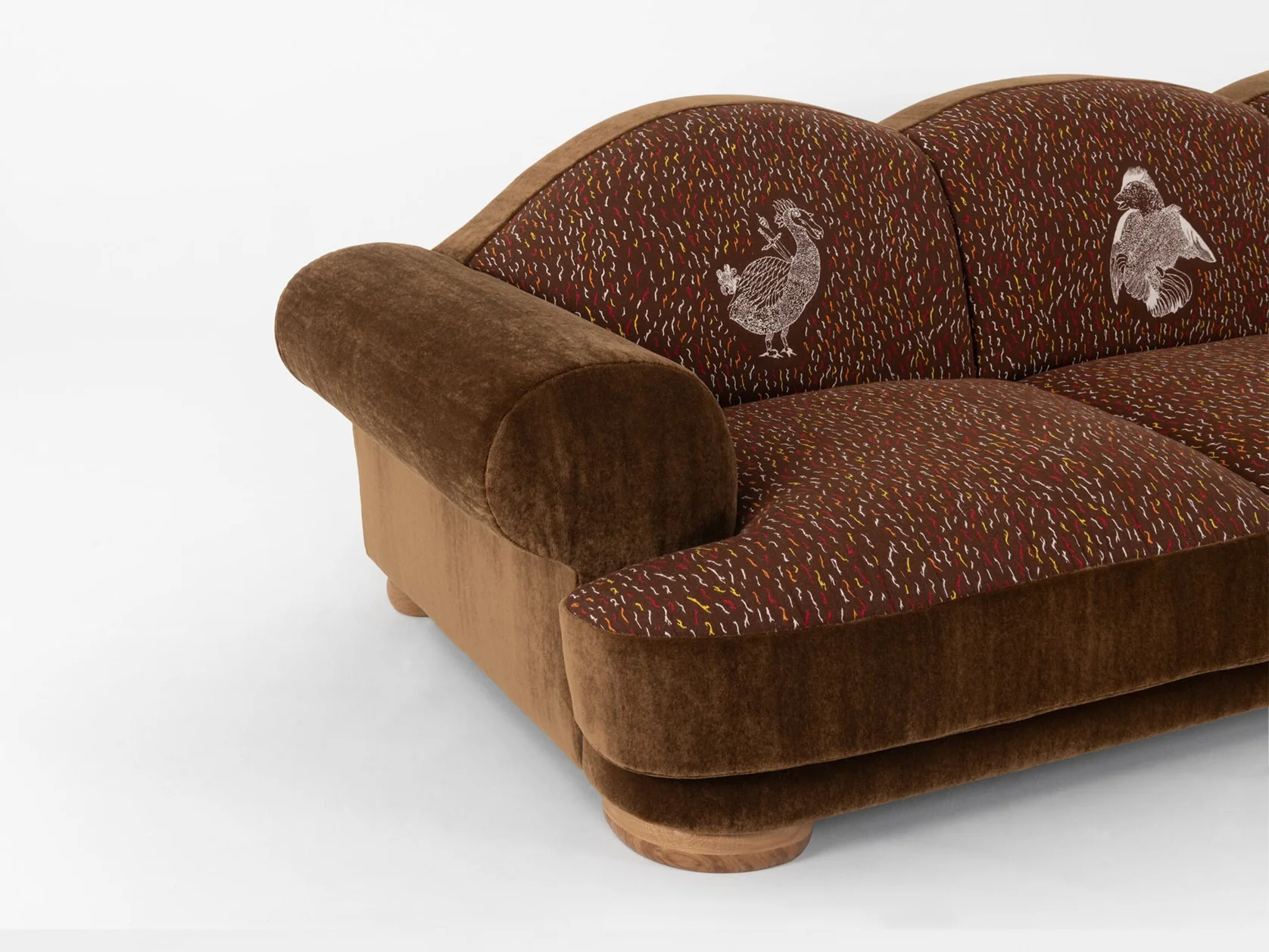 PIERRE AUGUSTIN ROSE SAINT GERMAIN 335 SOFA / TAPISSERIE W131.9" x D52.4" x H36.2" x SH17.7" - Image 5