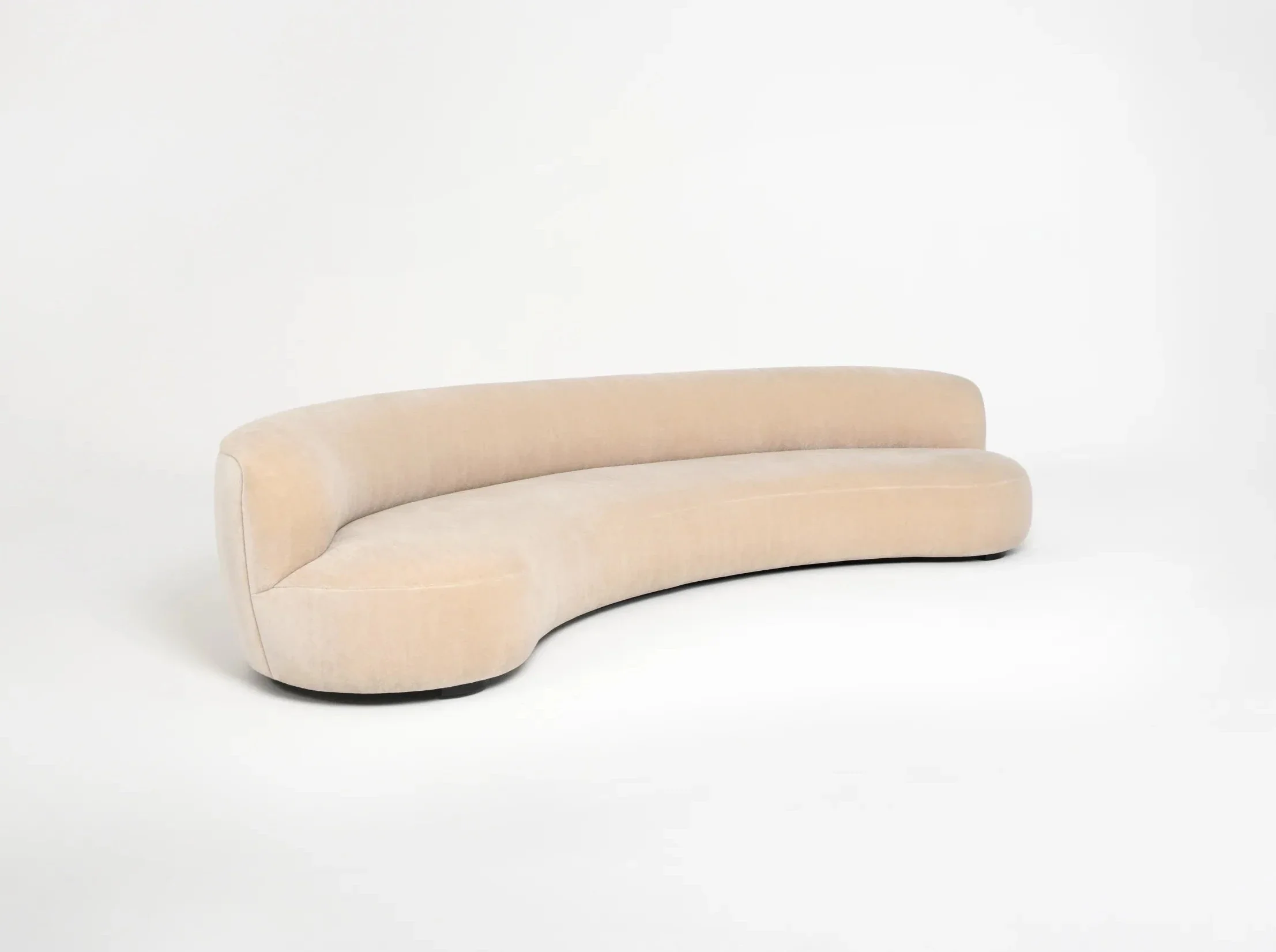 PIERRE AUGUSTIN ROSE CURVED SOFA - Image 4
