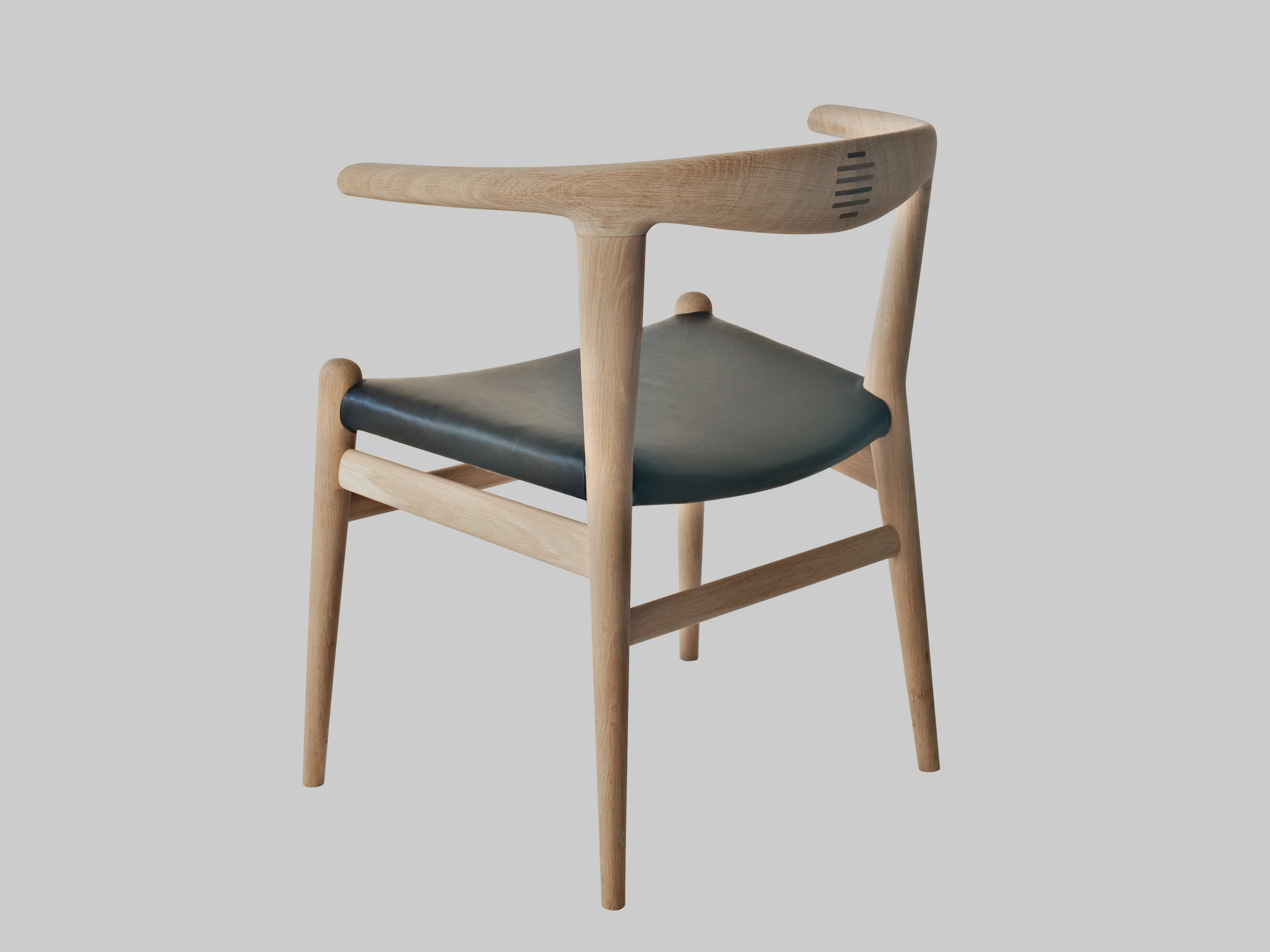 PP MOBLER PP518 BULL HORN CHAIR W28.5" x D20 x SH17" - Image 4