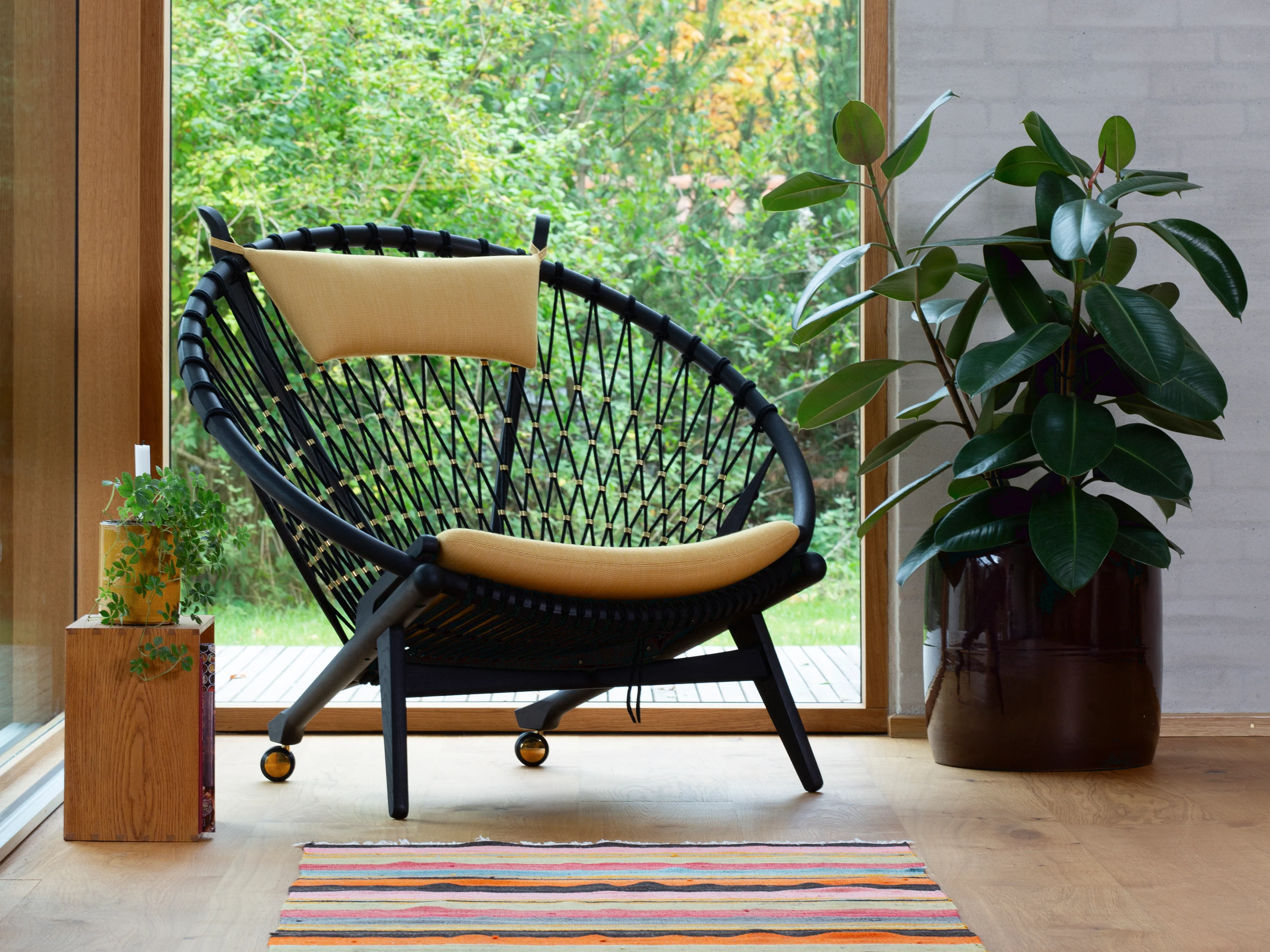 PP MOBLER PP130 CIRCLE CHAIR W44" x D37" x H38.2" x SH 16.5" - Image 4