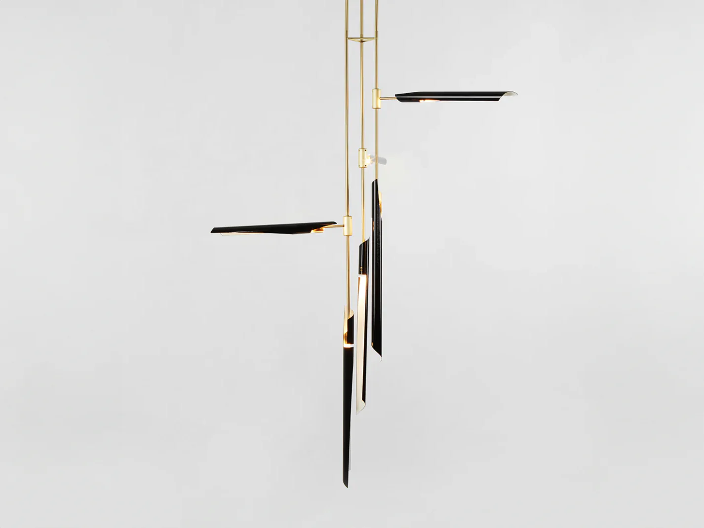 ROLL & HILL BODEN CHANDELIER / VERTICAL 06 W46" x D40.5" x H68.5"