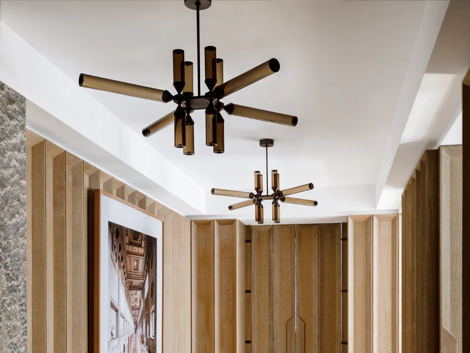 ROLL & HILL CASTLE CHANDELIER / 12-01 Ø34" x H17.5" - Image 2