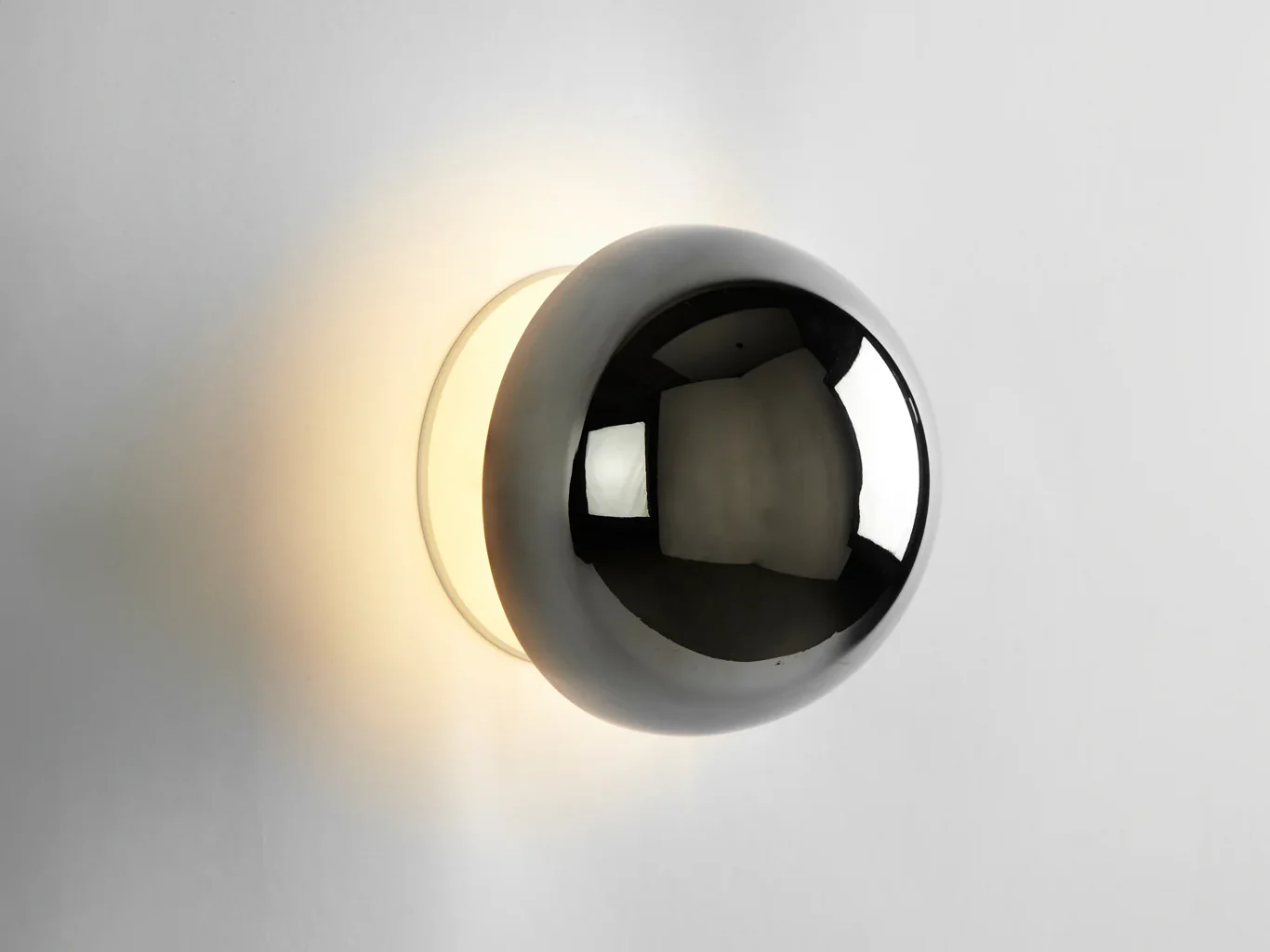ROLL & HILL ECLIPSE SCONCE W6" x H7" - Image 2