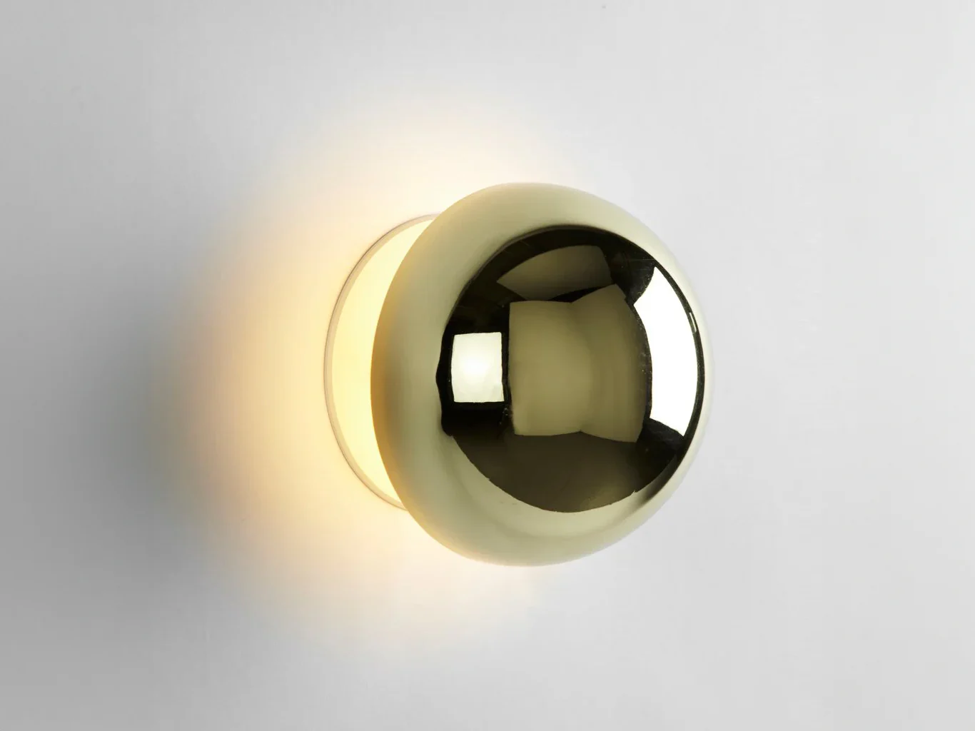 ROLL & HILL ECLIPSE SCONCE W6" x H7" - Image 3