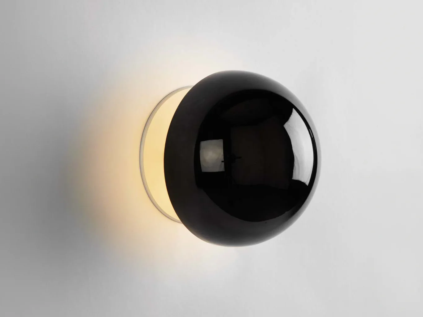 ROLL & HILL ECLIPSE SCONCE W6" x H7" - Image 4