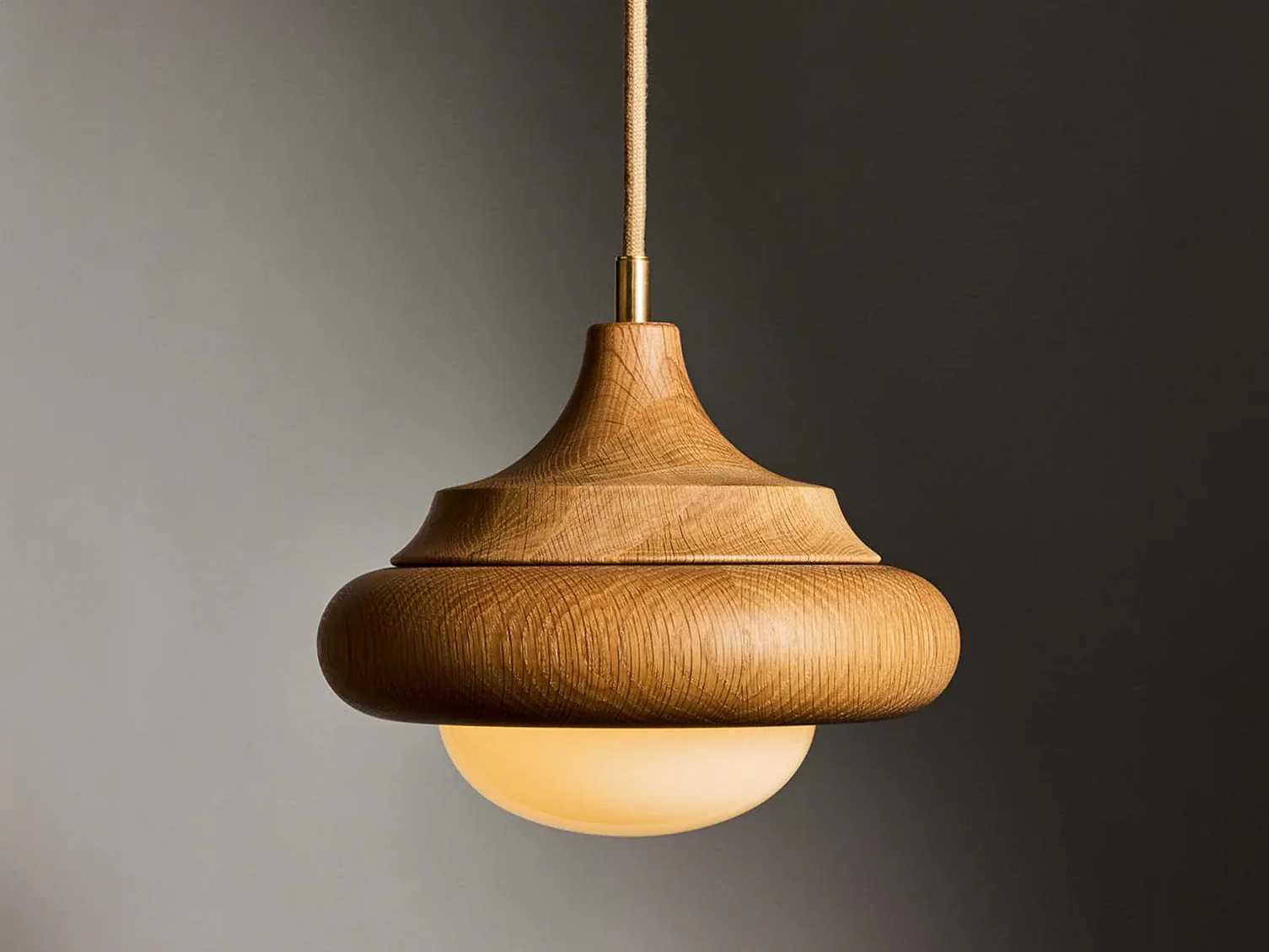 ROLL & HILL HUMBOLDT PENDANT / 02 WOOD Ă8.5" x H7"