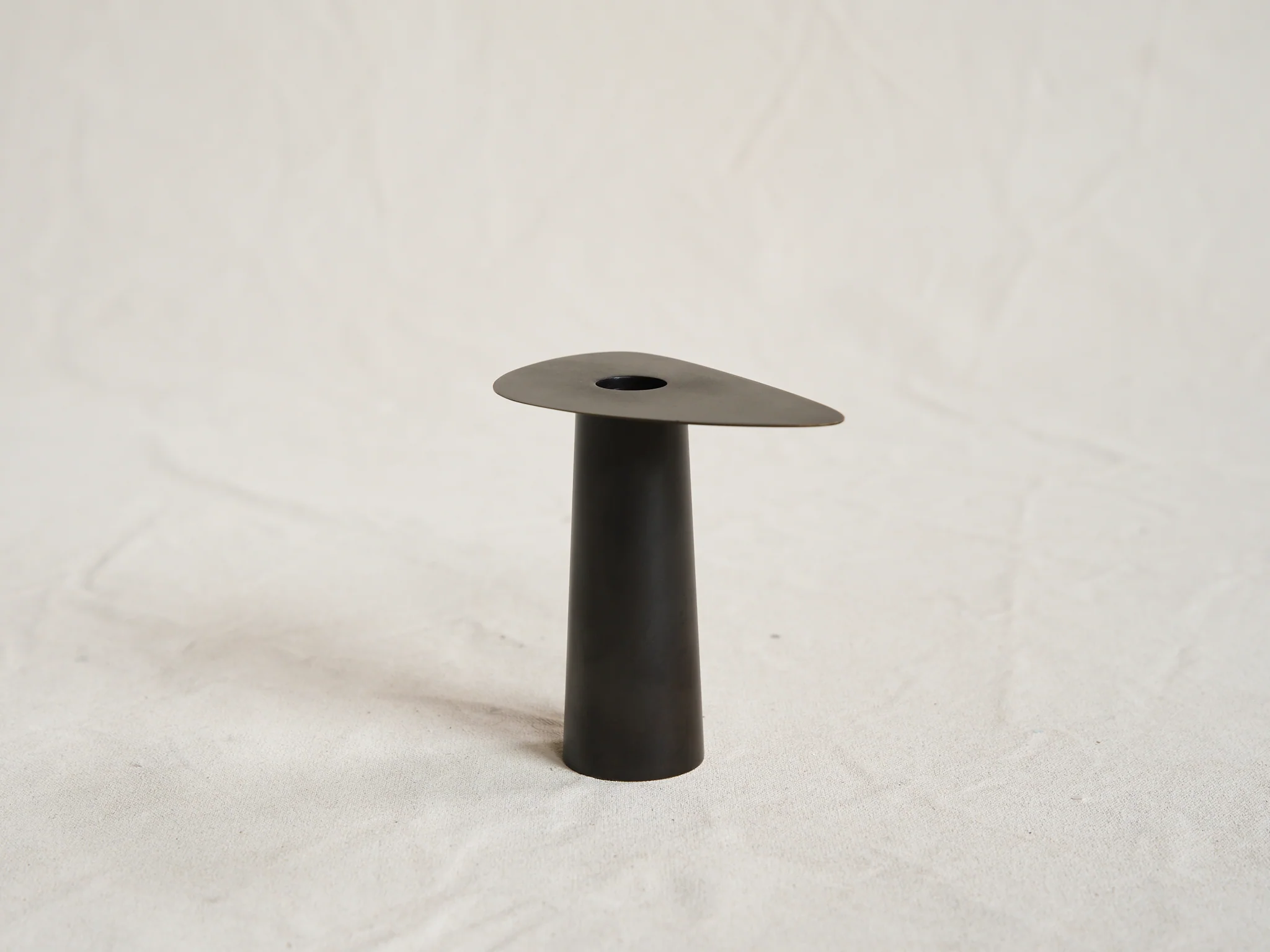 ROLL & HILL ORBIT 3 CANDLE HOLDER H4" x W5" x D4"