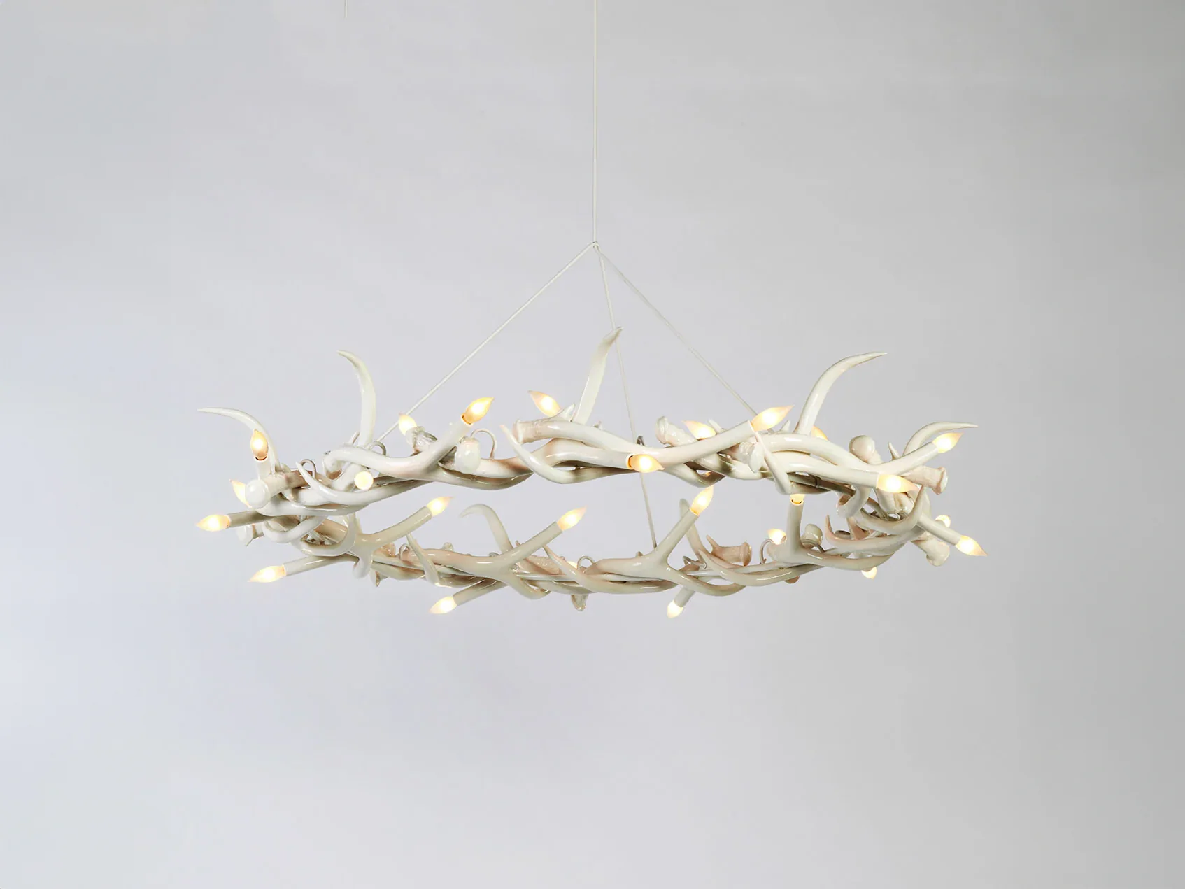 ROLL & HILL SUPERORDINATE ANTLER CHANDELIER / 27 Ø54" x H11"