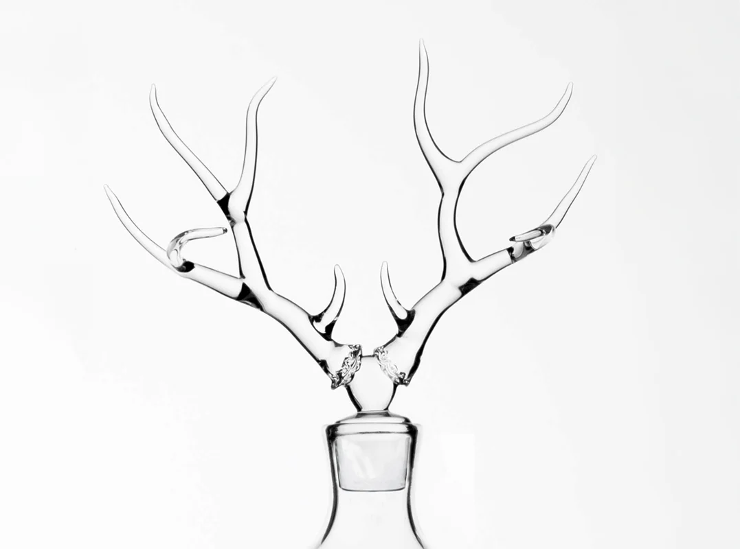 SIMONE CRESTANI GLASS DEER BOTTLE H12.5” x Ø7" - Image 2