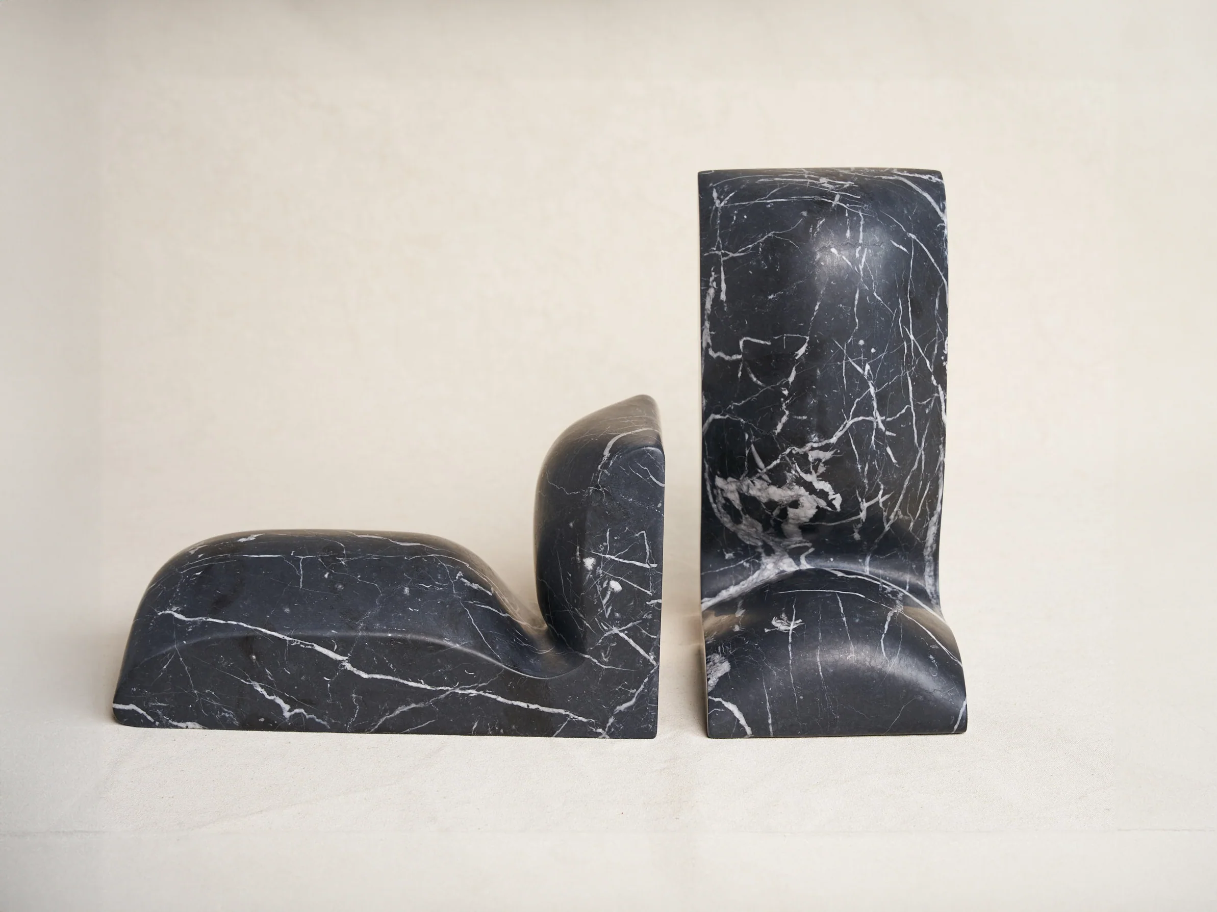 COLLECTION PARTICULIÈRE CHRISTOPHE DELCOURT SLO BOOKENDS / NERO MARQUINA H10" x W5.5" x D4.75"
