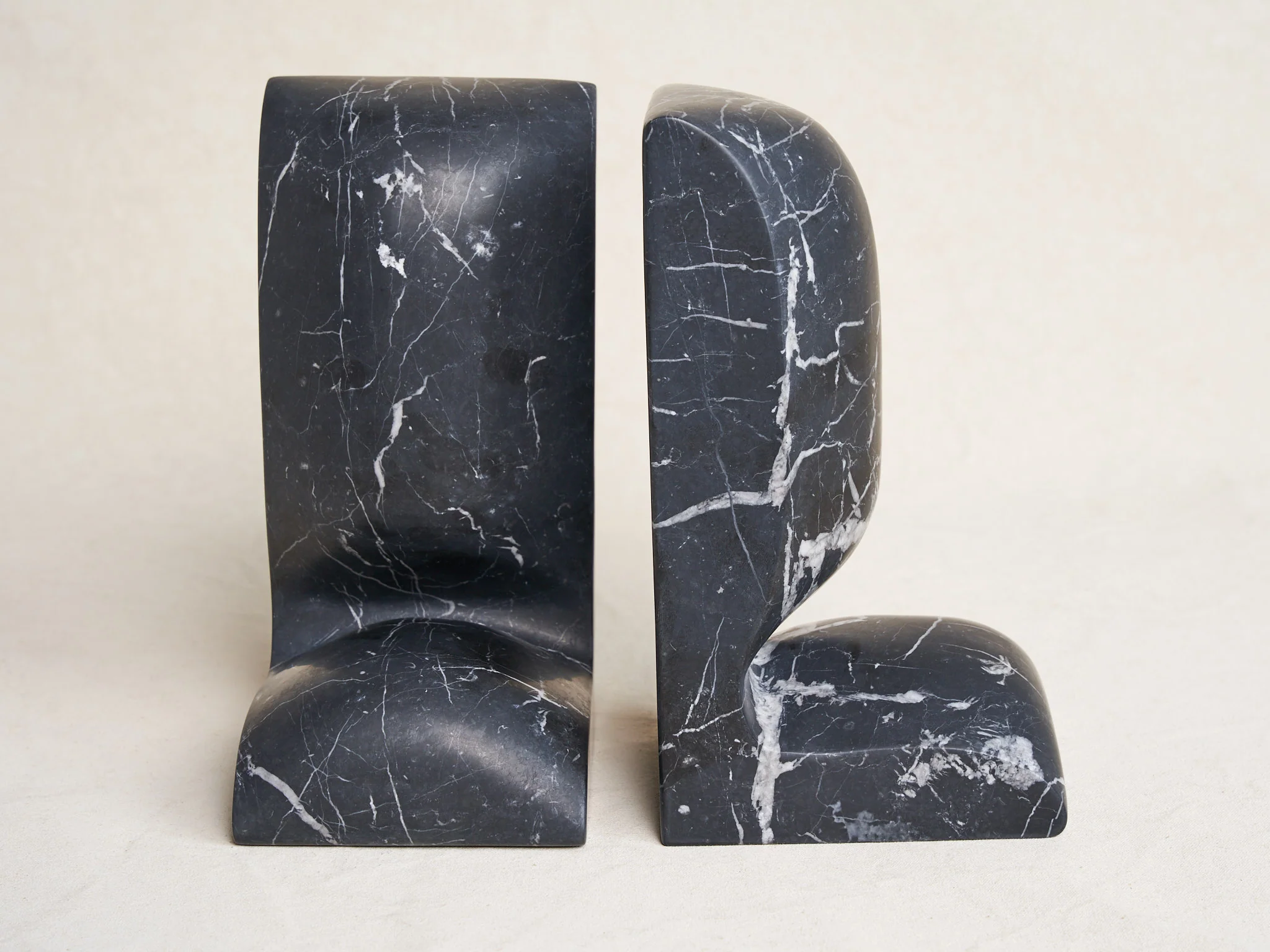 COLLECTION PARTICULIÈRE CHRISTOPHE DELCOURT SLO BOOKENDS / NERO MARQUINA H10" x W5.5" x D4.75" - Image 2