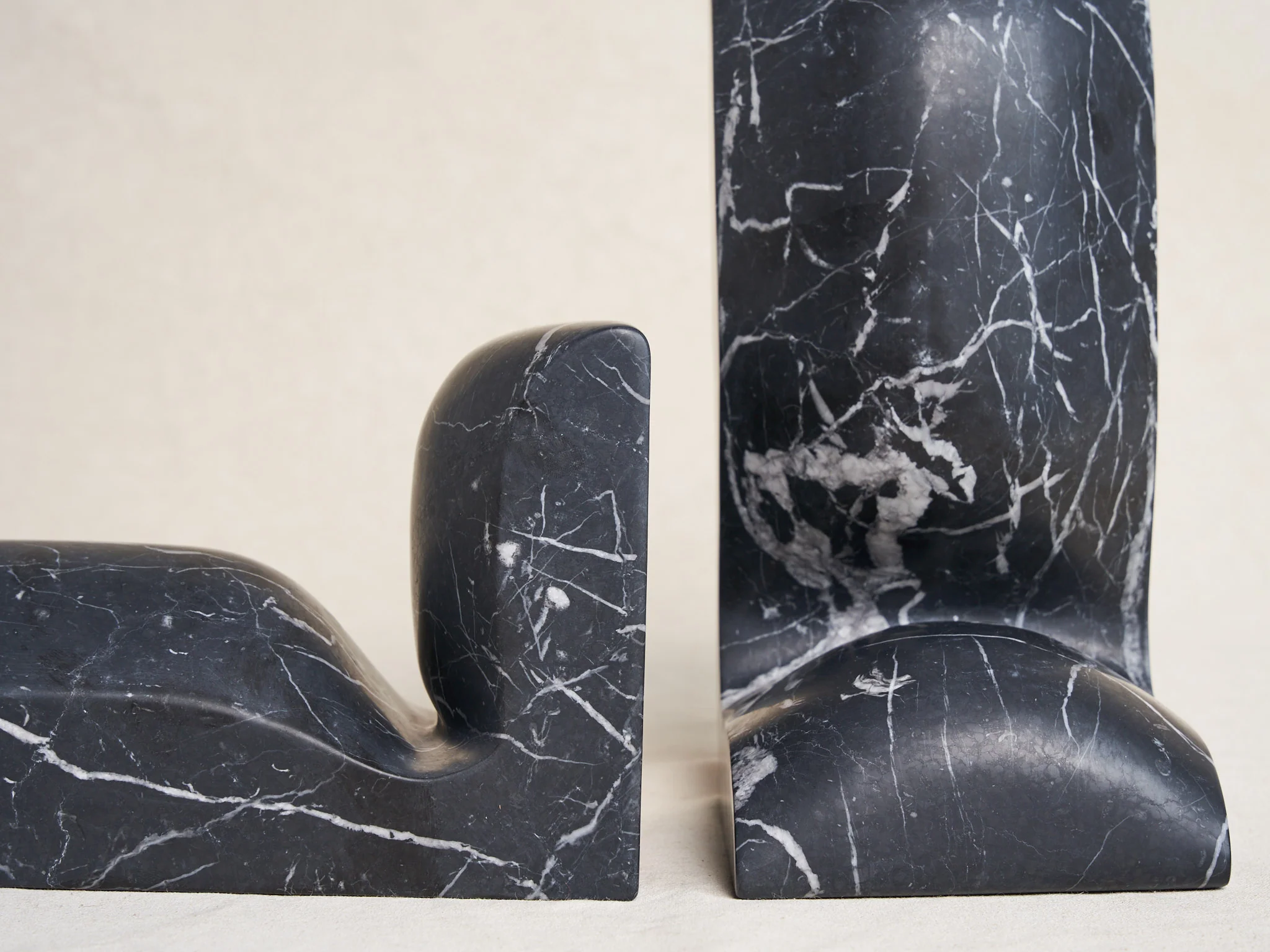 COLLECTION PARTICULIÈRE CHRISTOPHE DELCOURT SLO BOOKENDS / NERO MARQUINA H10" x W5.5" x D4.75" - Image 3