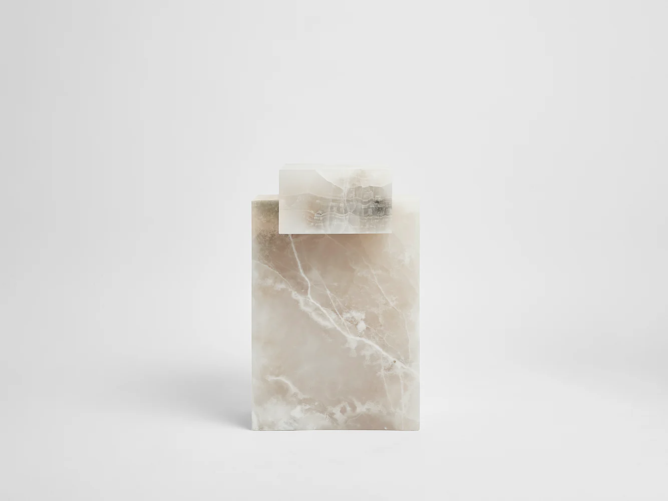 STUDIOKHACHATRYAN POST SIDE TABLE ONYX - Image 3