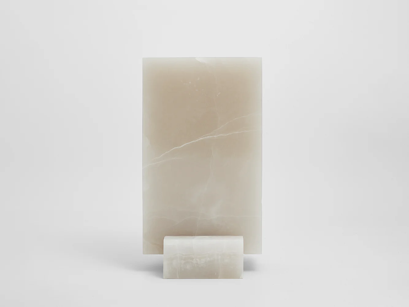 STUDIOKHACHATRYAN POST SIDE TABLE ONYX - Image 4