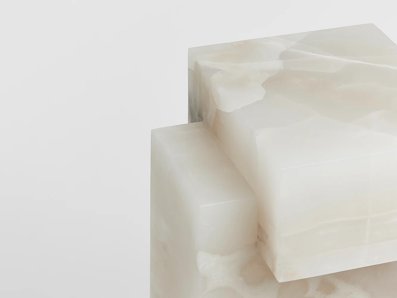 STUDIOKHACHATRYAN POST SIDE TABLE ONYX - Image 5