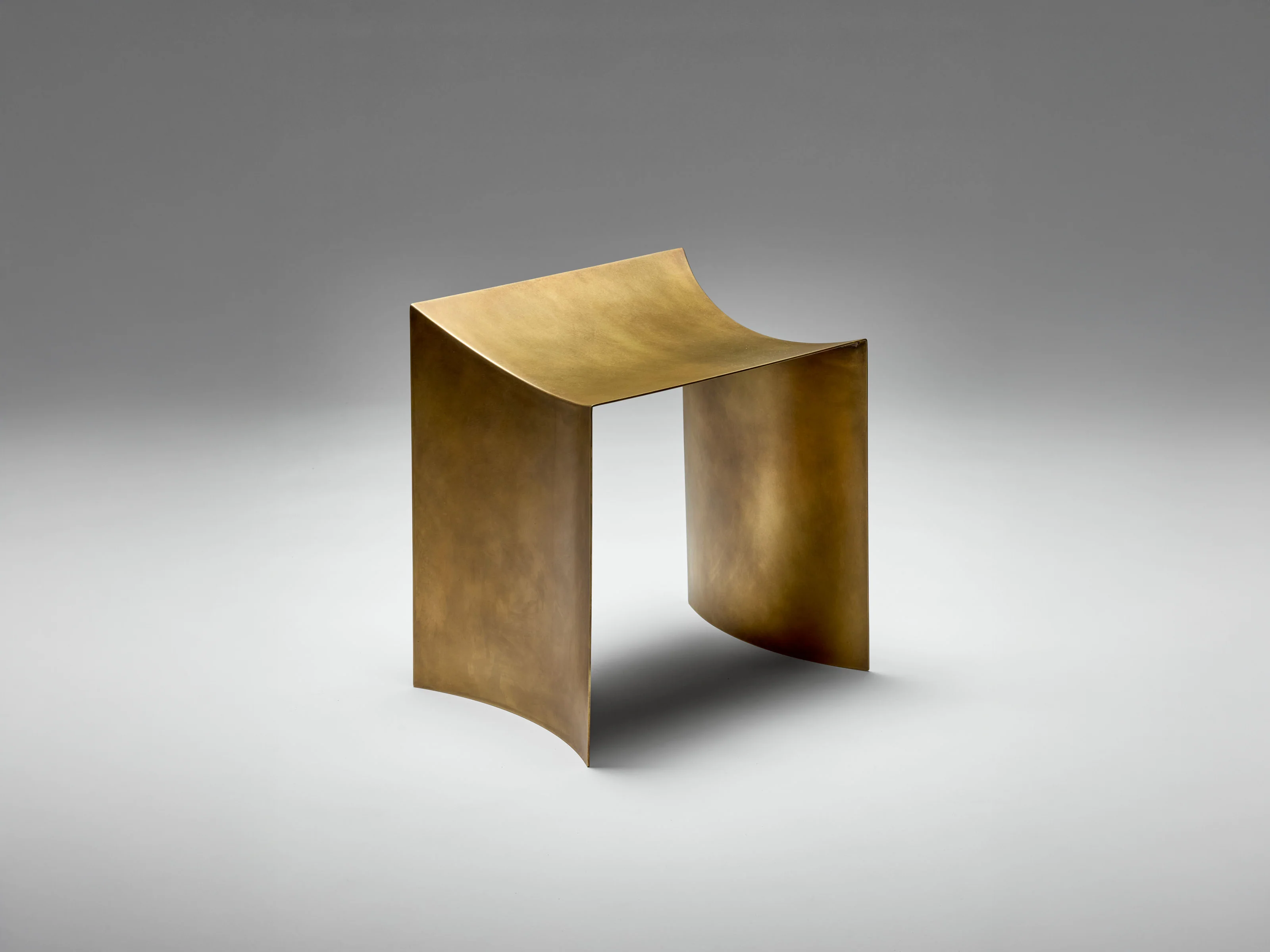 STUDIO NARRA ONE CURVE STOOL W13.8" x D17.3" x H20.5"