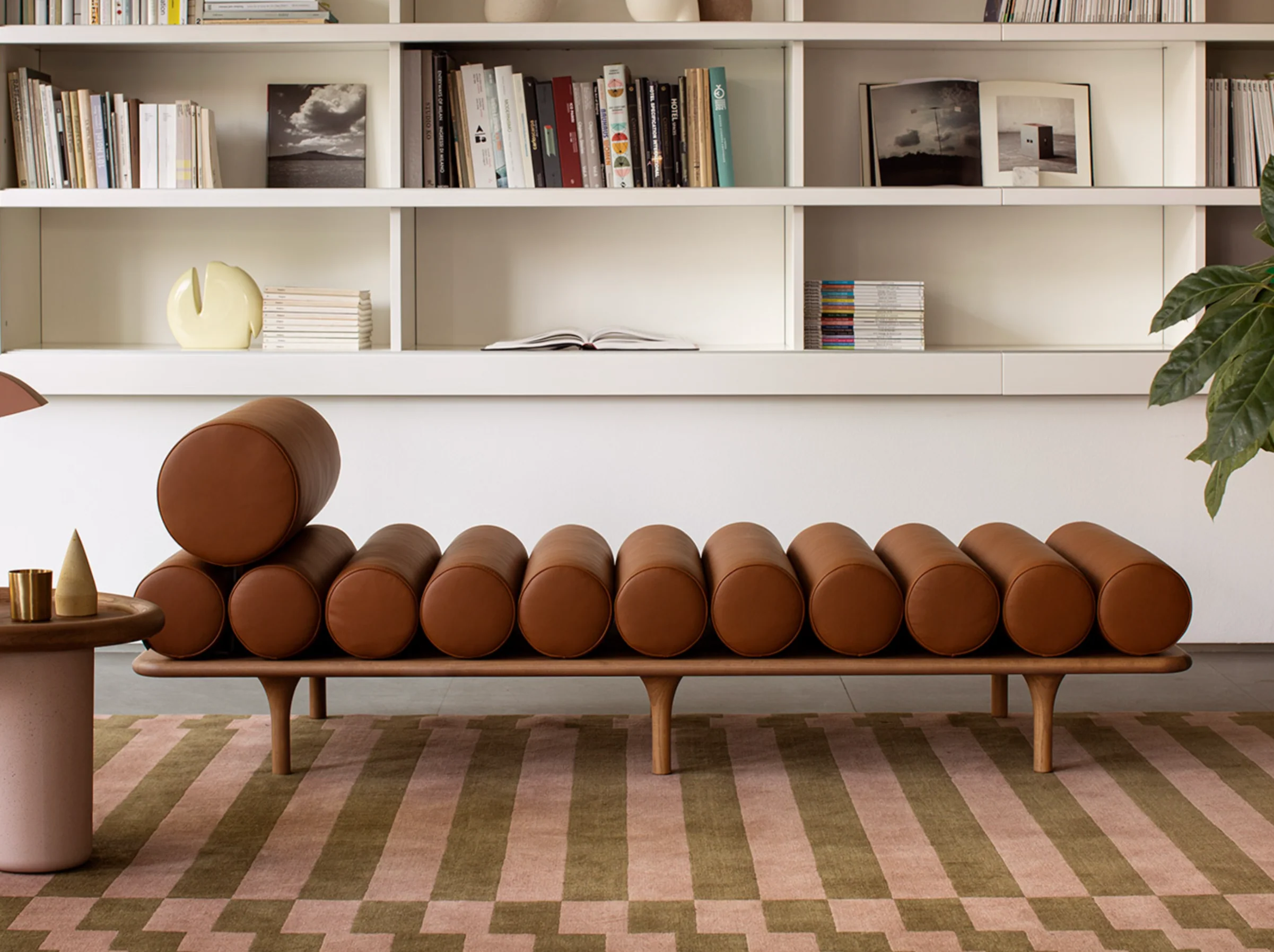 TACCHINI FIVE TO NINE DAYBED W79” x D29.5” x SH16” - Image 3