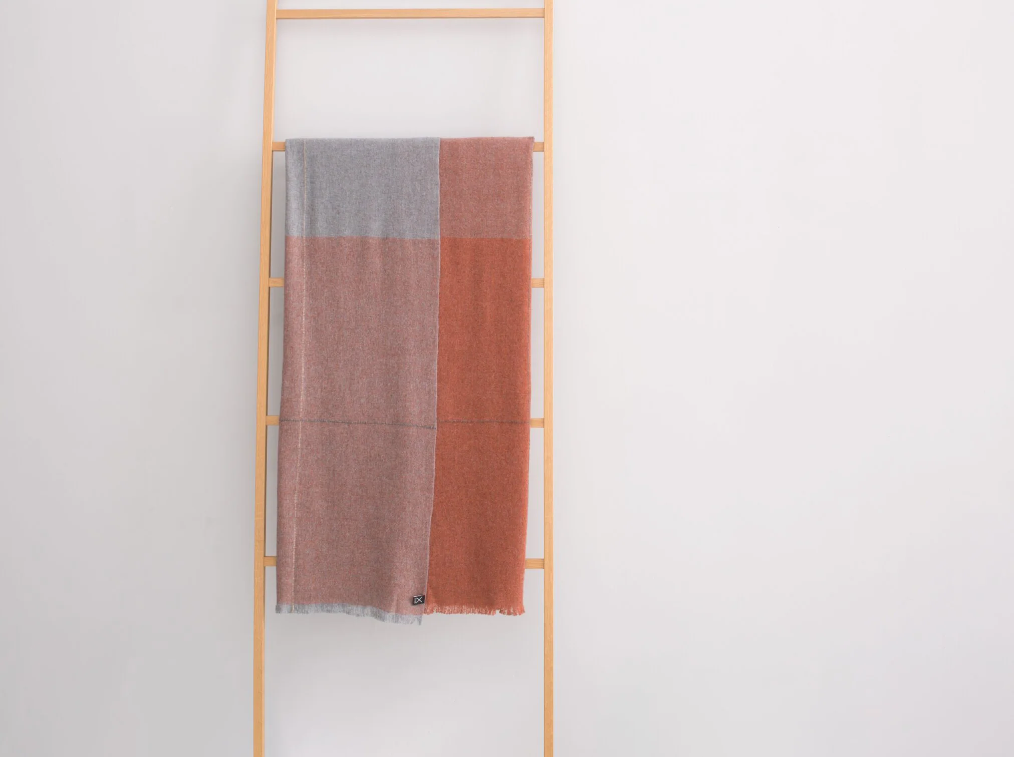 TEIXIDORS NOMAD THROW / COPPER + LEAD GREY W55” x L71" - Image 6