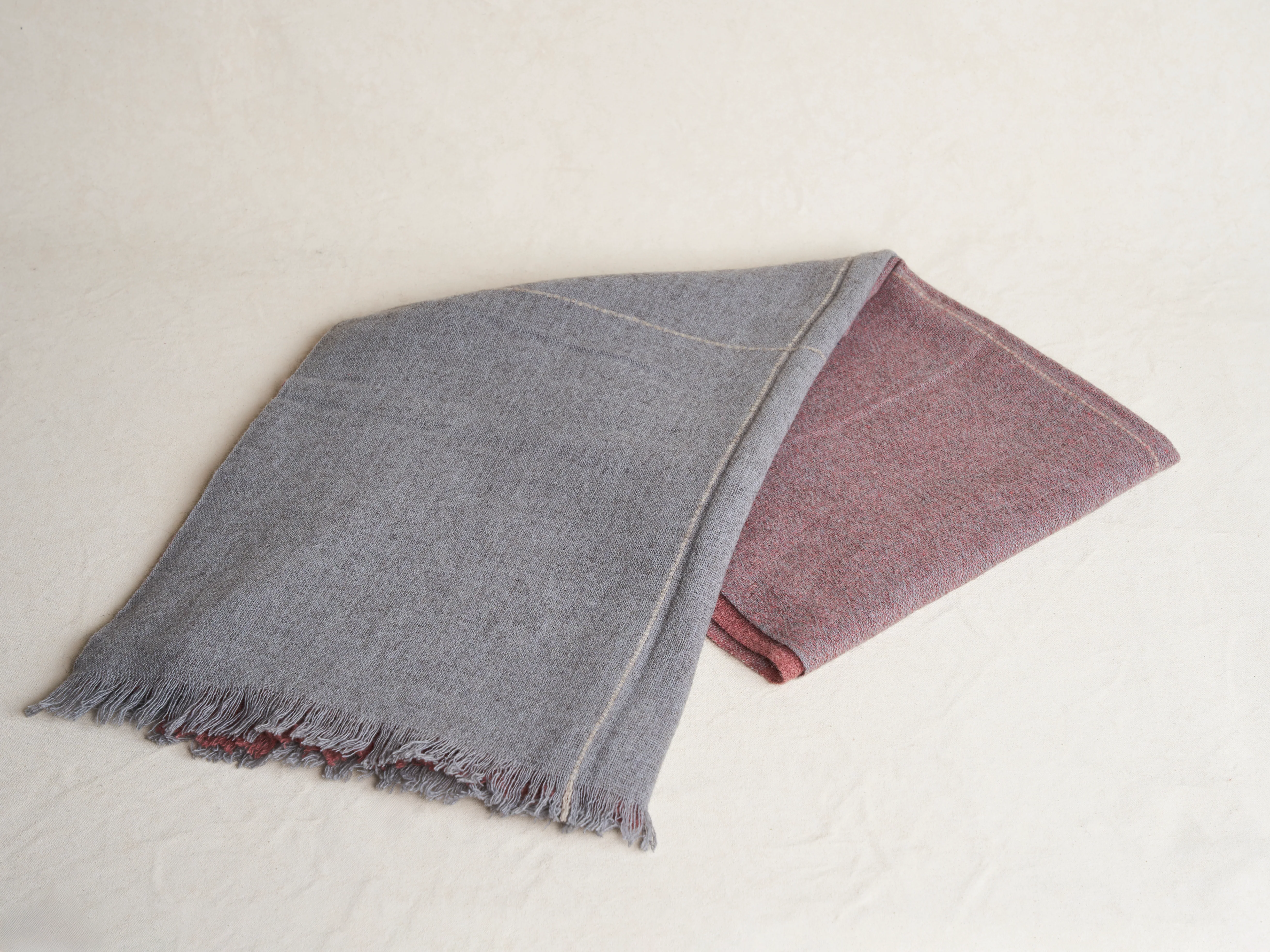 TEIXIDORS NOMAD THROW / OLD PINK + LEAD GREY W55” x L71" - Image 3