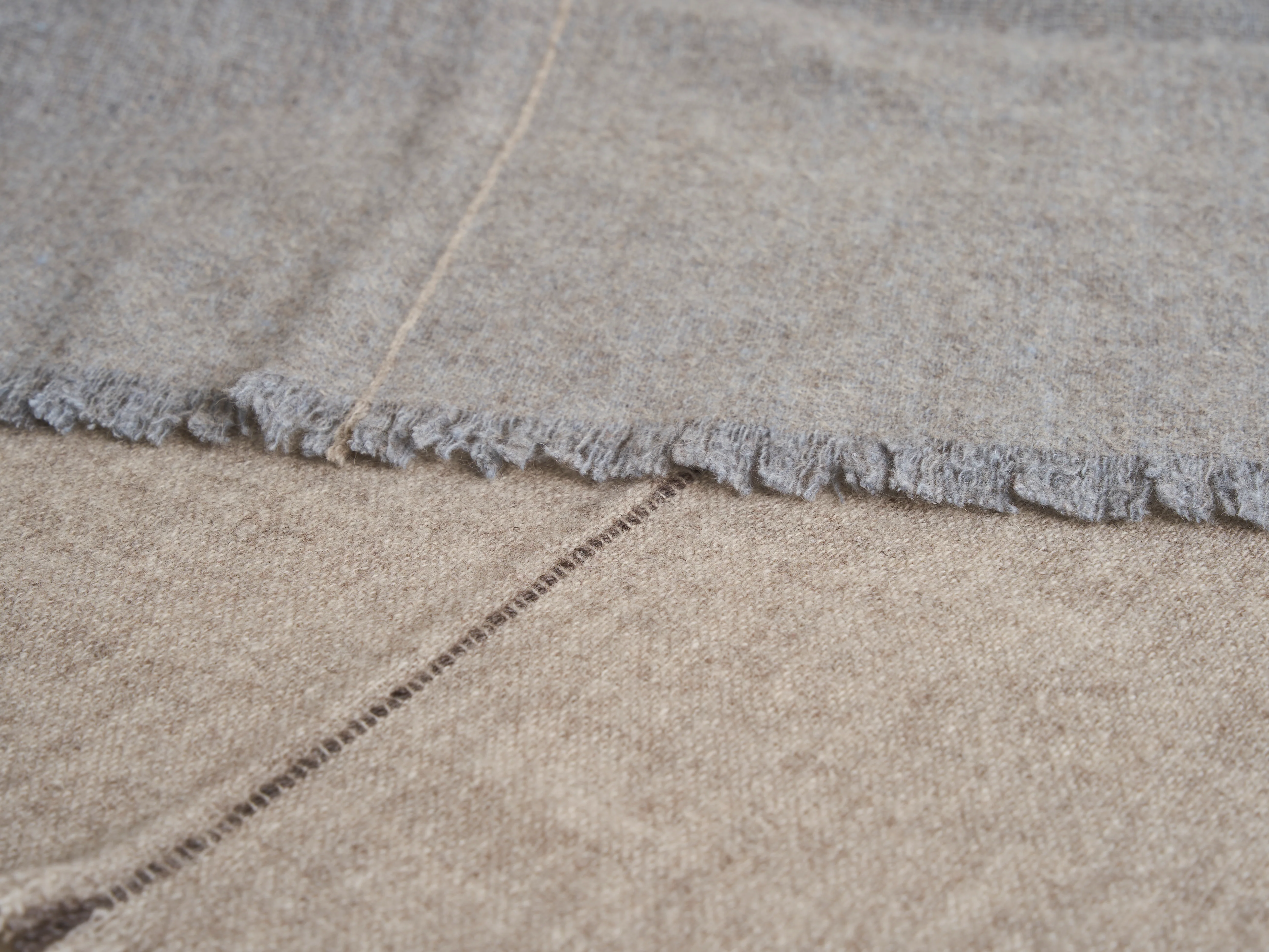 TEIXIDORS NOMAD THROW / LEAD GREY + LIGHT GREY W55” x L71" - Image 3