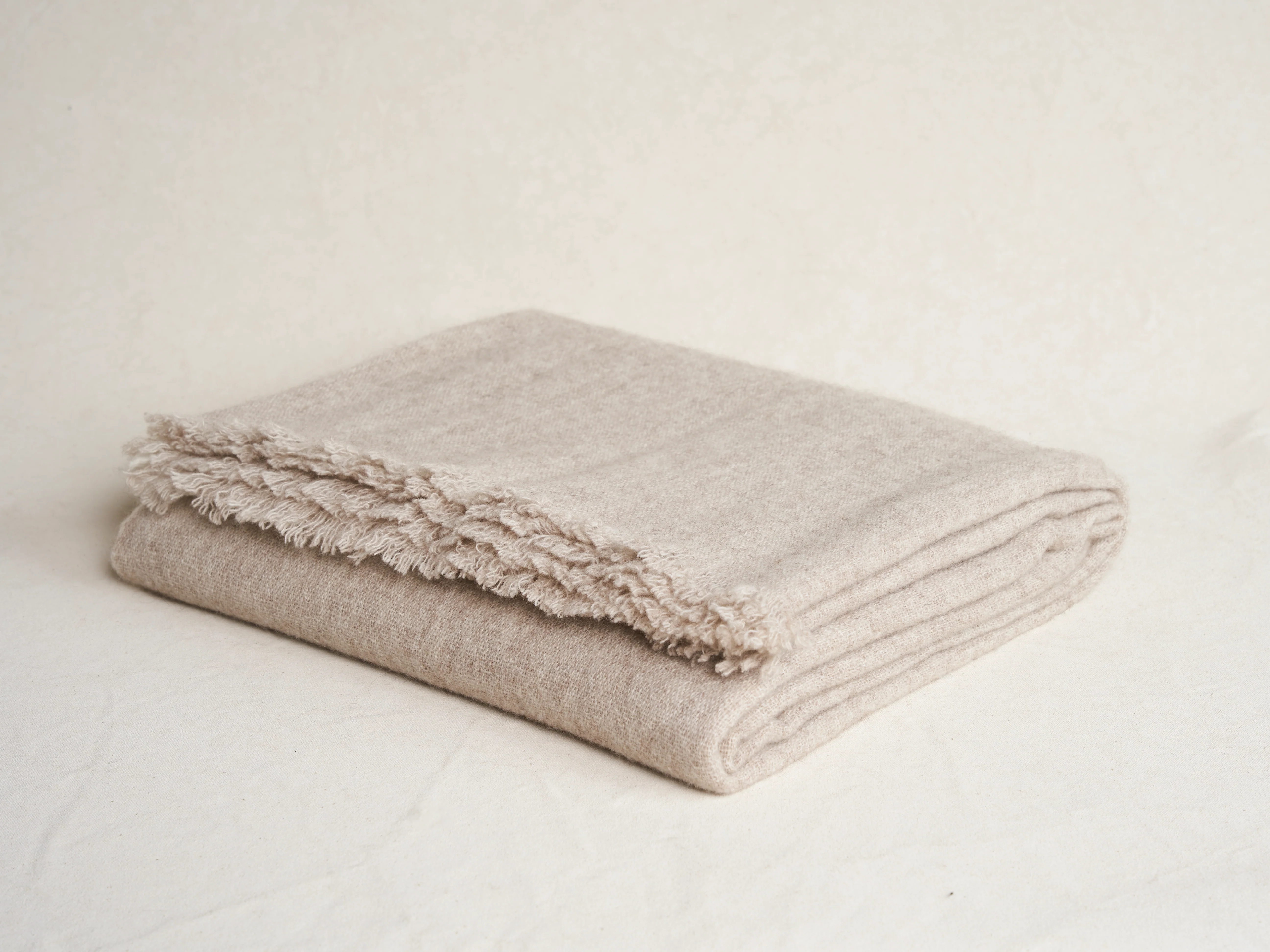 TEIXIDORS YAAMAT THROW / LIGHT GREY 55" x 71"