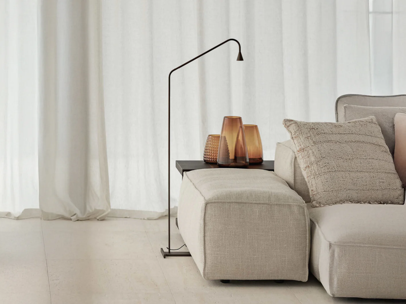 TRIZO21 AUSTERE FLOOR LAMP H46.8" x W16" - Image 3