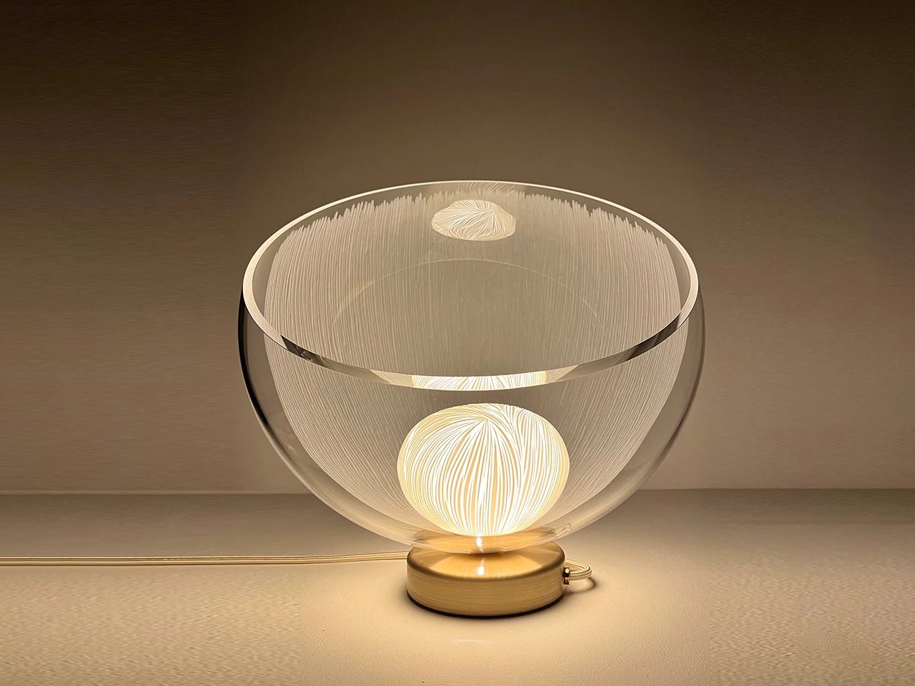 VEZZINI & CHEN SEED POD TABLE LAMP Ø14"-15" x D10"-11" x H13"-14"