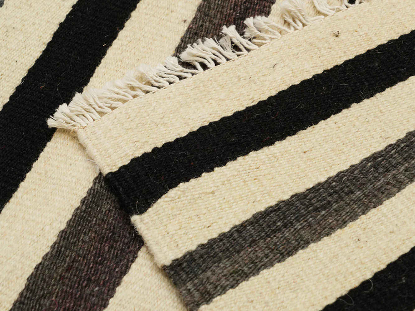 VINTAGE GREY STRIPES RUG 5'10 x 4'5 - Image 2