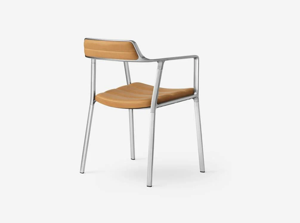 VIPP THE CHAIR D20.8" x W21.4" x H29.9" x SH17.5" - Image 3