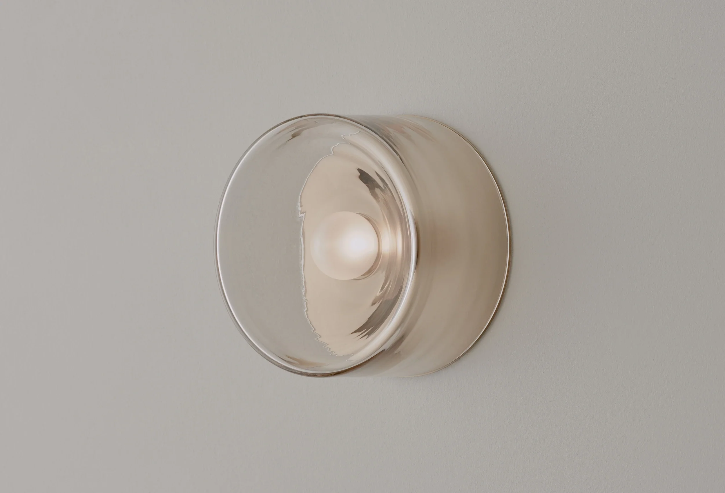 VOLKER HAUG STUDIO ANTON BLOWN GLASS SCONCE / CLEAR SMOKE Ø7" x D3.9"