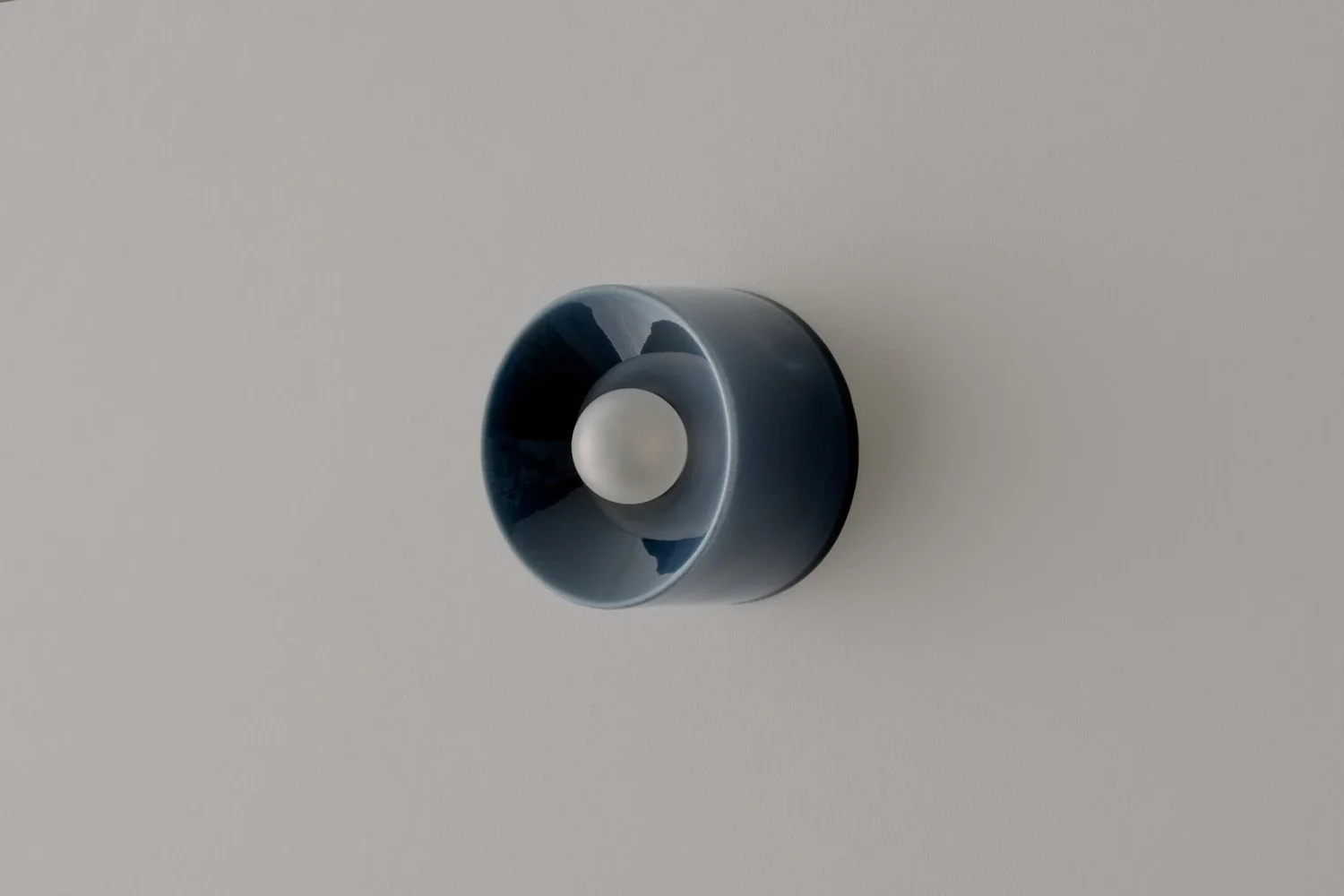 VOLKER HAUG STUDIO ANTON CERAMIC BLUE SCONCE / MINI Ă5.1" x D3.4" - Image 2
