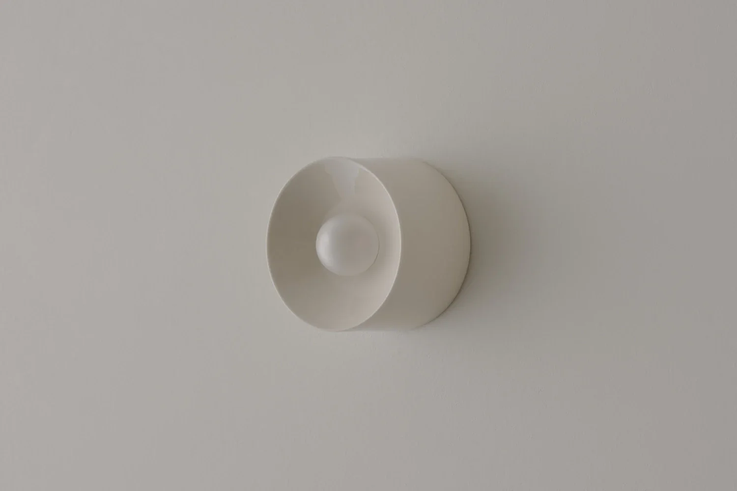 VOLKER HAUG STUDIO ANTON CERAMIC CLEAR GLAZE SCONCE / MINI Ă5.1" x D3.4" - Image 2