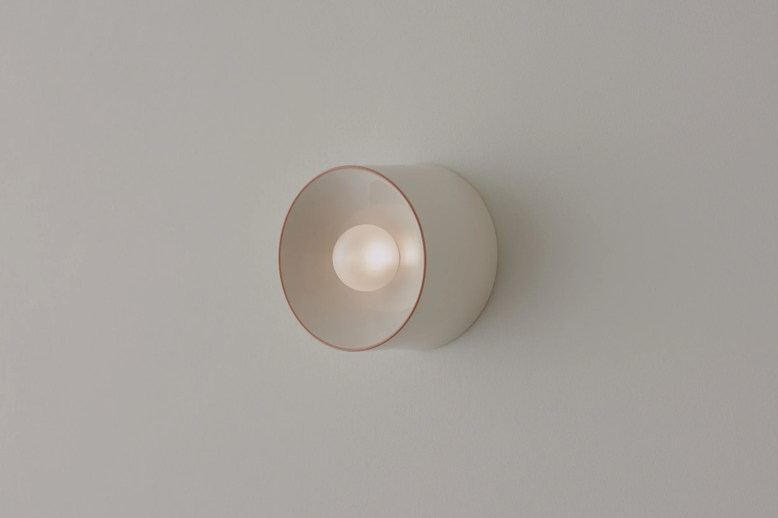 VOLKER HAUG STUDIO ANTON CERAMIC PINSTRIPE SCONCE / MINI Ø5.1" x D3.4" - Image 2