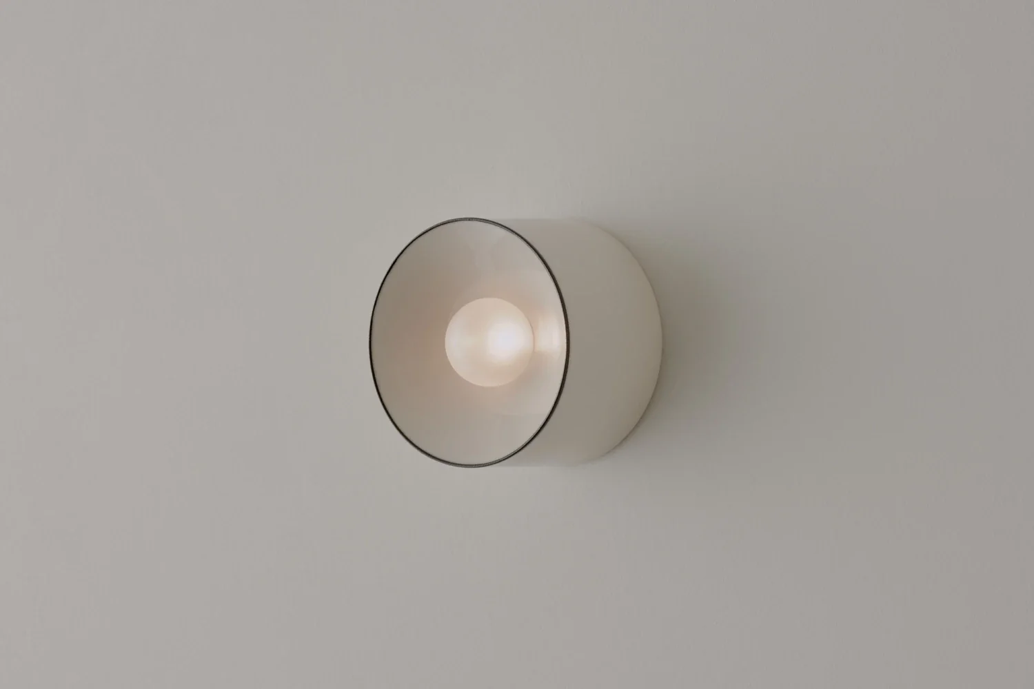 VOLKER HAUG STUDIO ANTON CERAMIC PINSTRIPE SCONCE / MINI Ø5.1" x D3.4" - Image 3