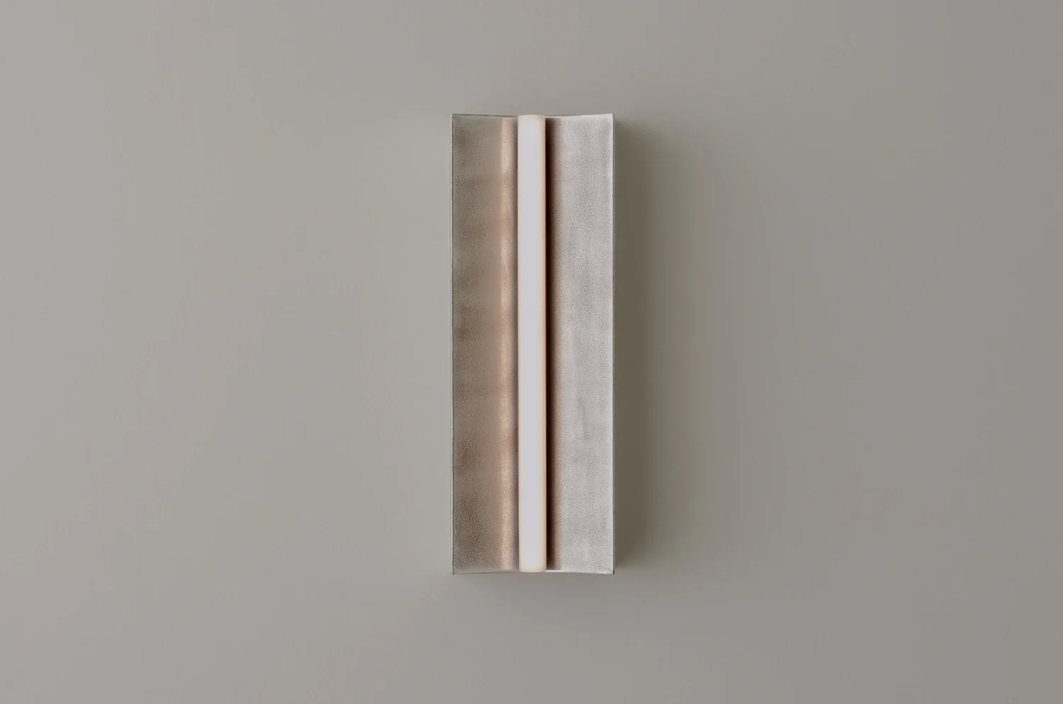 VOLKER HAUG STUDIO ANTON LONGTON SCONCE / ALUMINUM W7.1" x H20" x D4"